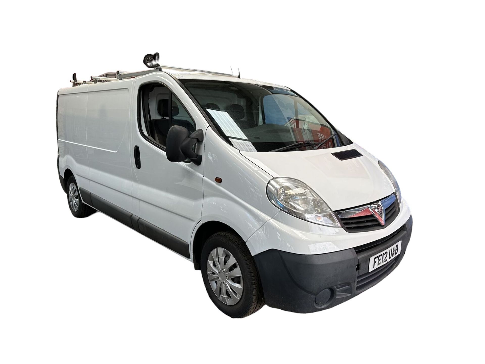 DECENT CONDITION DEAL: VAUXHALL VIVARO SPARES OR REPAIRS >>--NO VAT ON HAMMER--<<