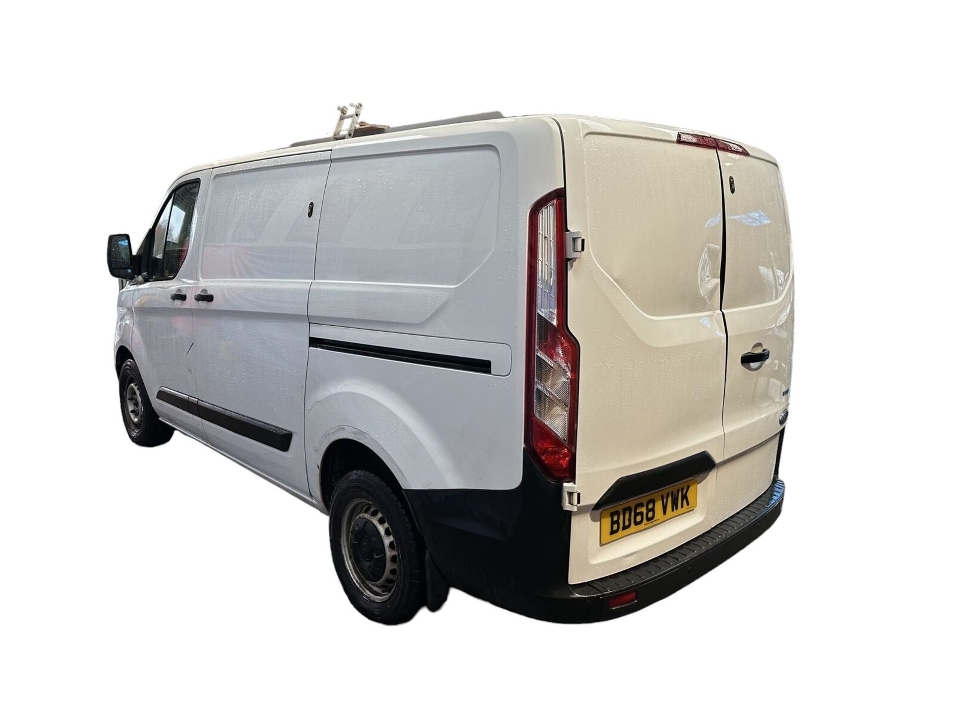 FORD TRANSIT CUSTOM: MILEAGE WITH A STORY, SERVICE WITH A SMILE - Image 4 of 15