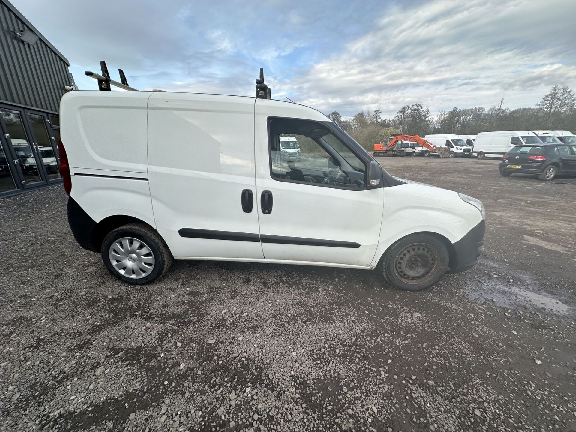 ECO-FRIENDLY POTENTIAL: VAUXHALL COMBO ULEZ READY >>--NO VAT ON HAMMER--<< - Image 15 of 15