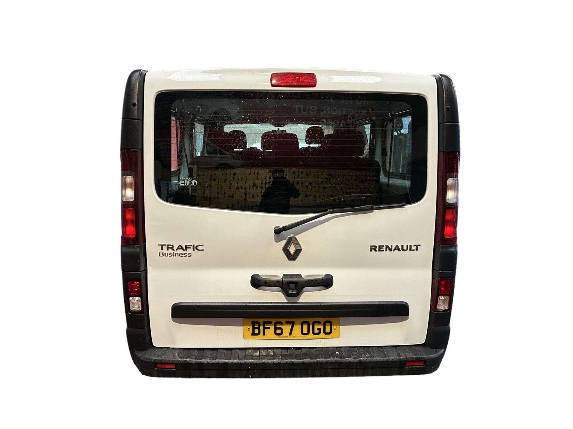 LUXURY ON WHEELS: 67 PLATE RENAULT TRAFIC MINIBUS 9 SEATER >>--NO VAT ON HAMMER--<< - Image 7 of 14