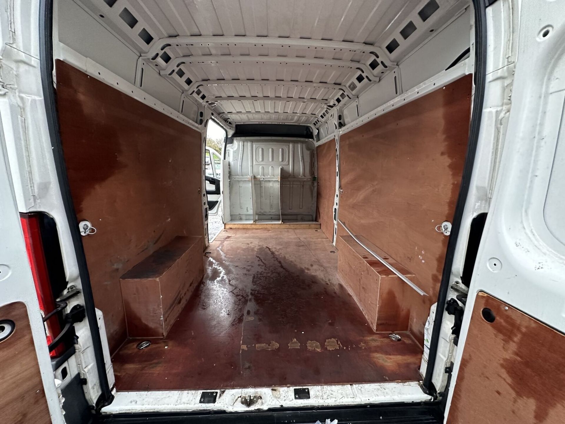 BLUEHDI BARGAIN: 2018 PEUGEOT BOXER RELAY LWB PANEL VAN >>--NO VAT ON HAMMER--<< - Image 12 of 19