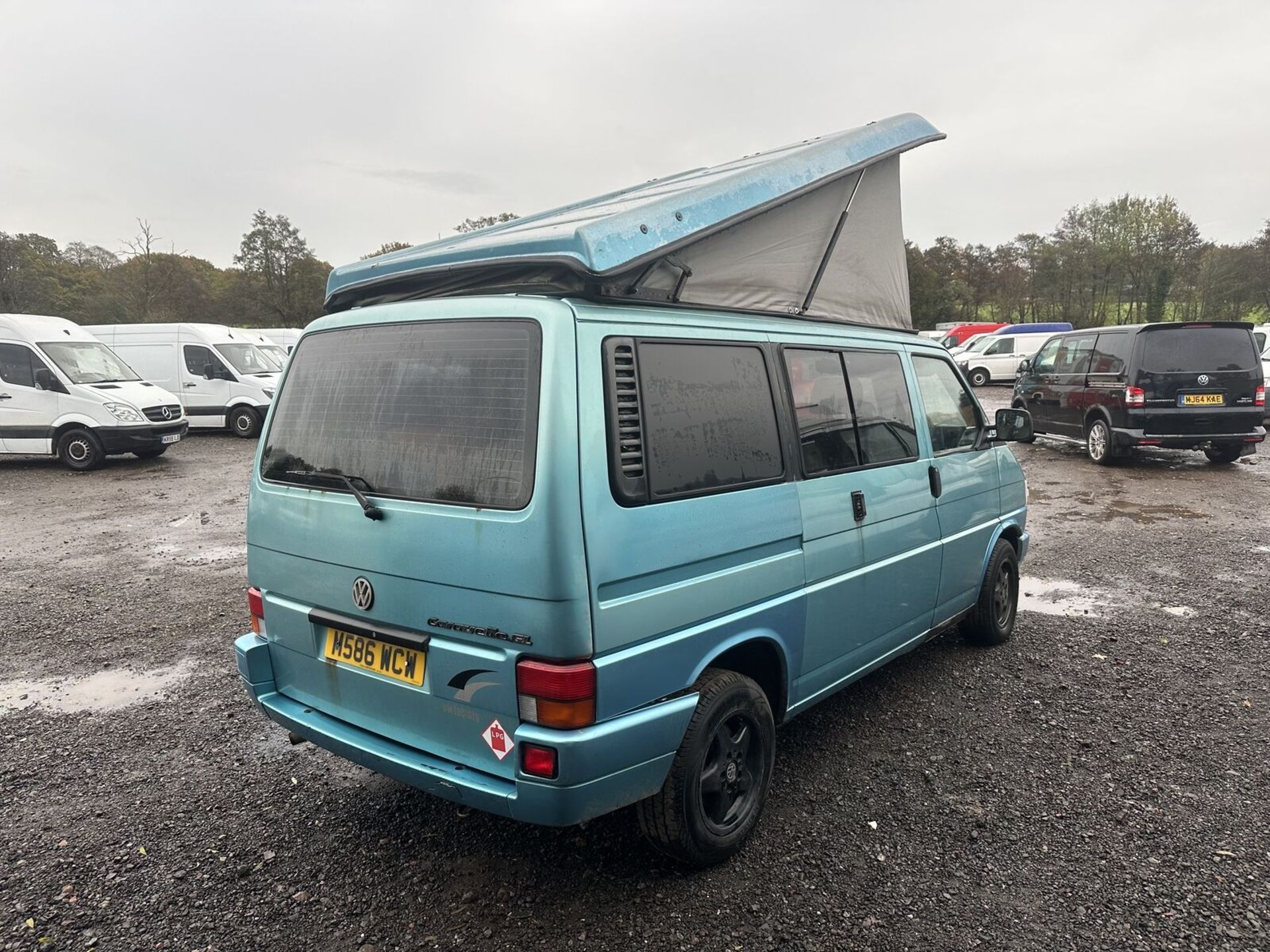 VINTAGE ADVENTURE: 1995 VW TRANSPORTER T4 POP TOP CAMPER >>--NO VAT ON HAMMER--<< - Image 2 of 17