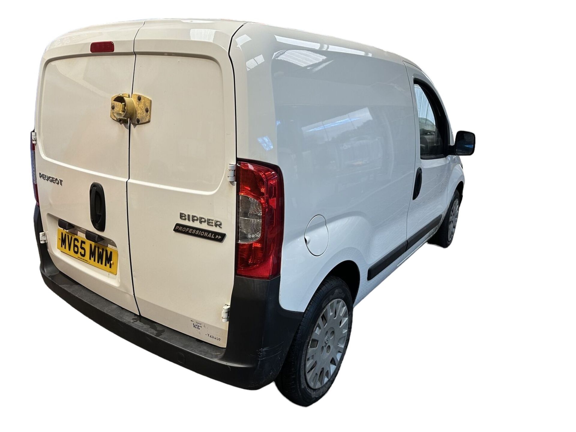 LITTLE WORKHORSE: 65 PLATE PEUGEOT BIPPER DIESEL - READY FOR ACTION >>--NO VAT ON HAMMER--<< - Image 4 of 13