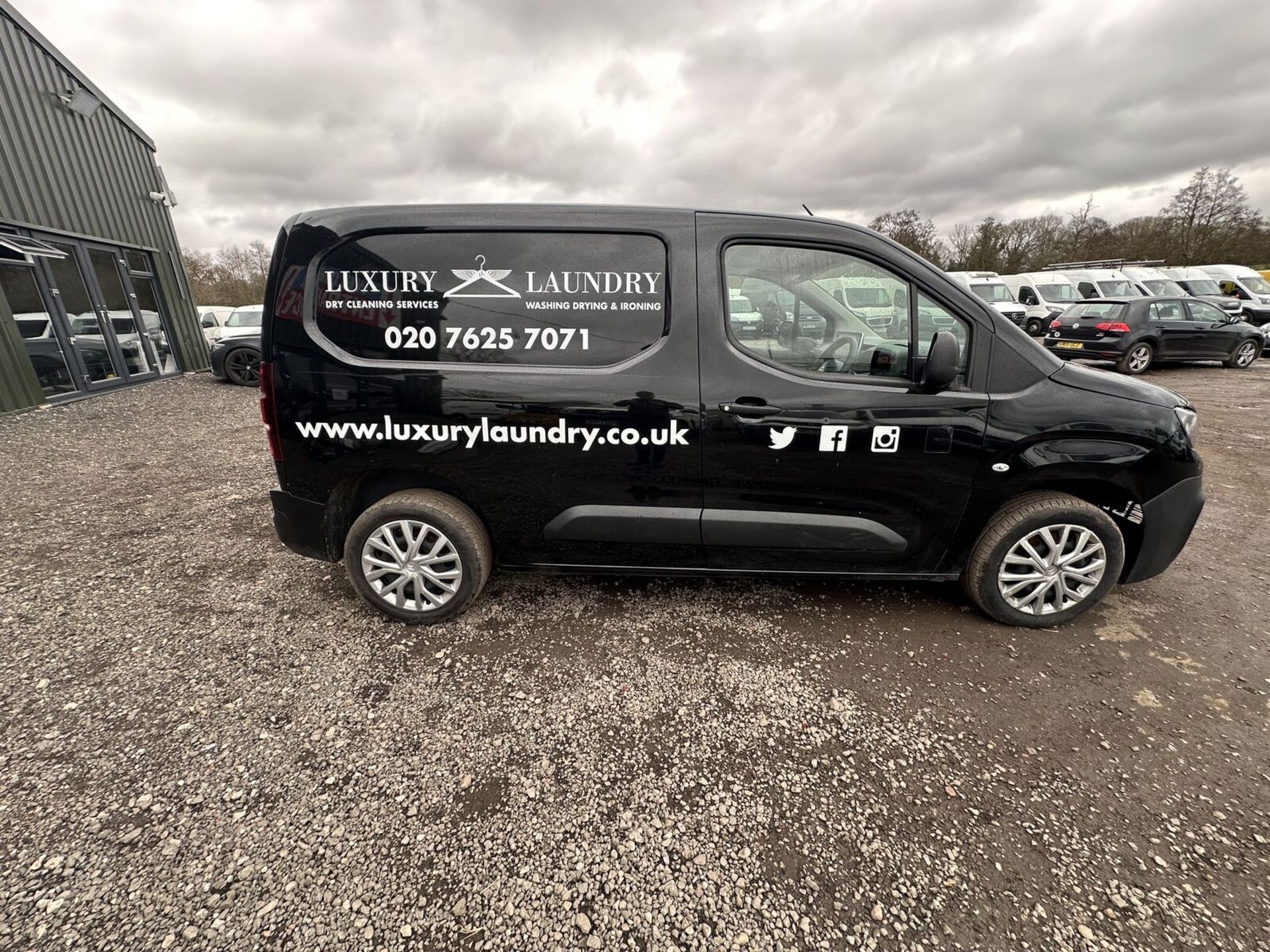 BLACK VAN RESTORATION: CITROEN BERLINGO, SEIZED ENGINE ISSUE >>--NO VAT ON HAMMER--<< - Image 5 of 14