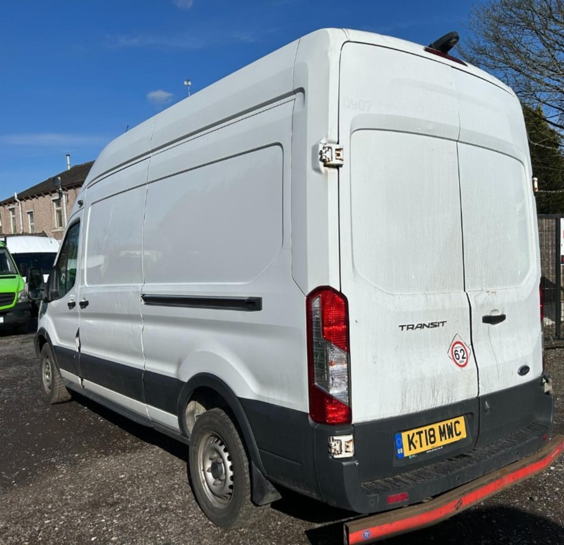 2018 FORD TRANSIT 2.0 TDCI L3 H3: ENDURING WORKHORSE - Image 4 of 15