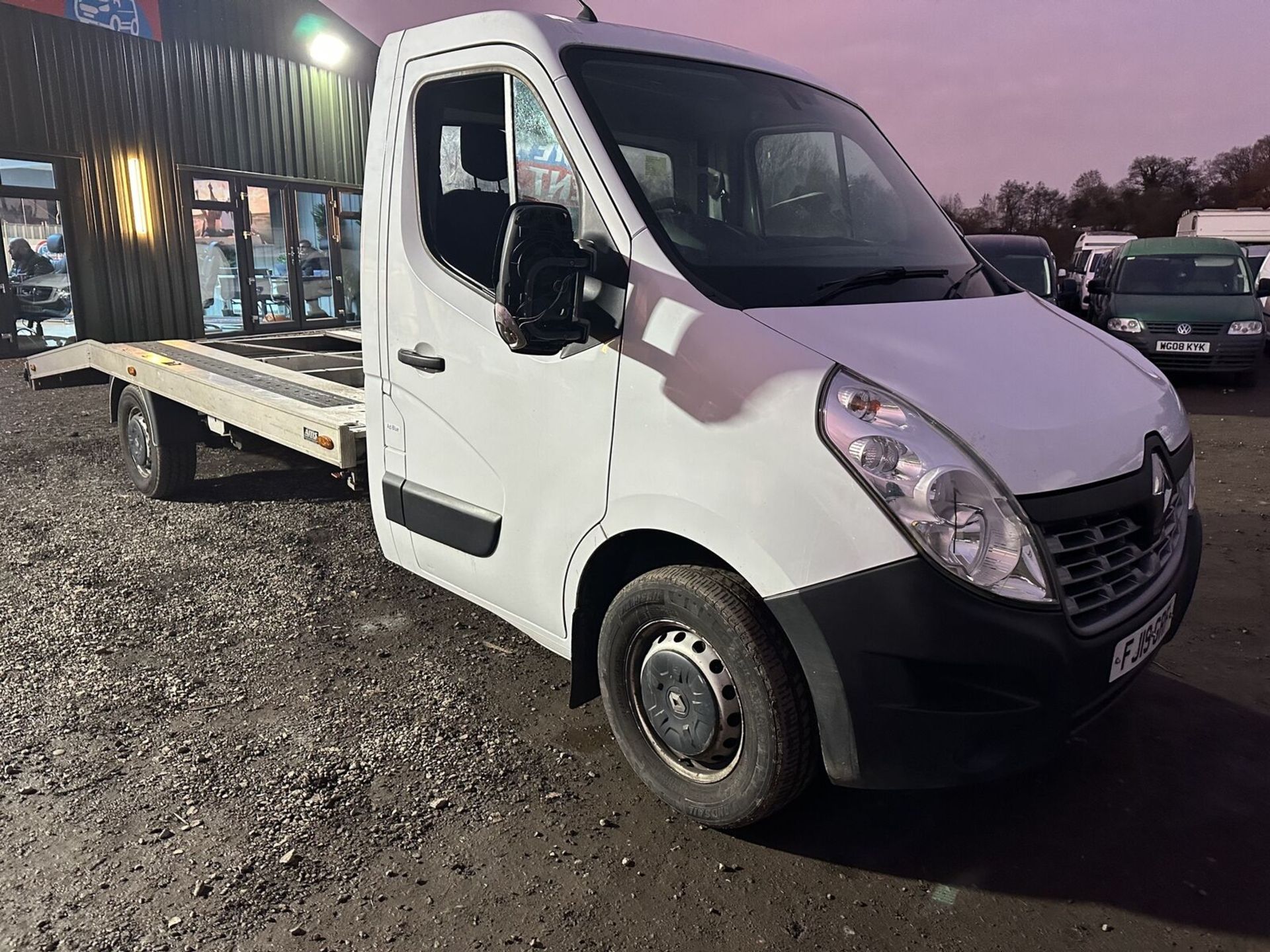 >>--NO VAT ON HAMMER--<< 2019 RENAULT MASTER RECOVERY TRUCK, AMS ALLOY BODY - Image 4 of 11