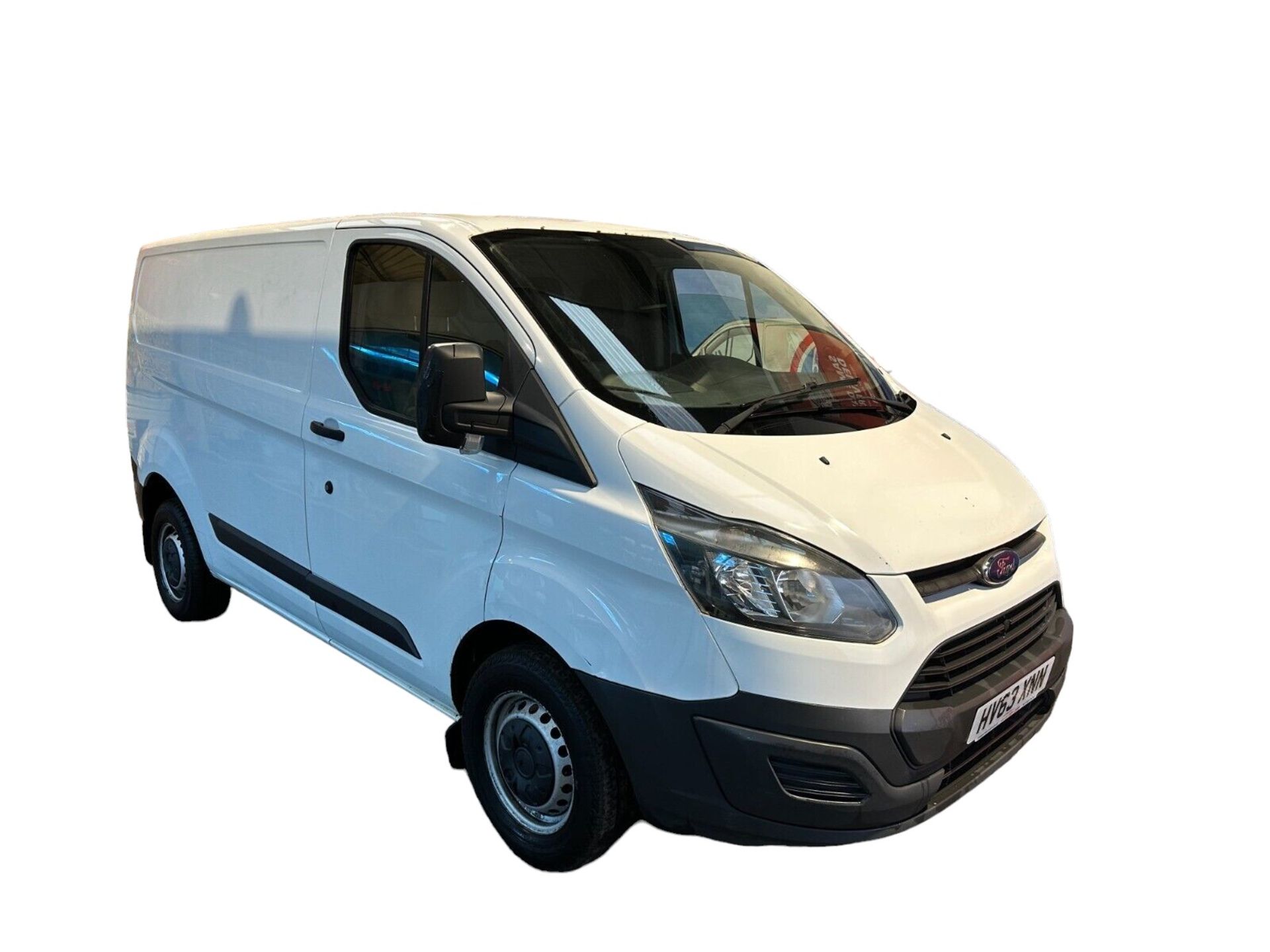 RELIABLE COMPANION: FORD TRANSIT CUSTOM 290, READY FOR DUTY
