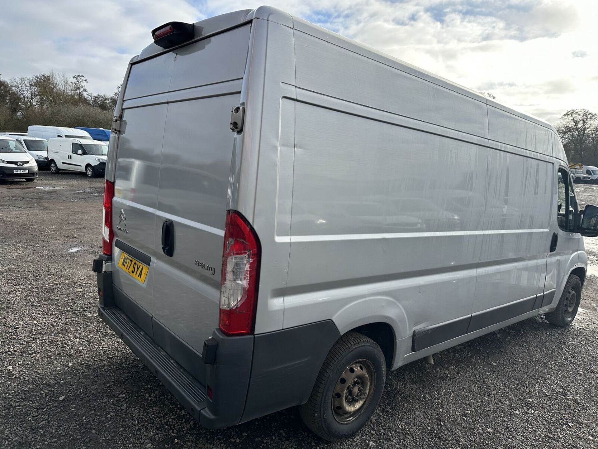 PART OUT POTENTIAL: 2017 CITROEN RELAY - SEIZED ENGINE, CLEAN BODY >>--NO VAT ON HAMMER--<< - Image 7 of 15