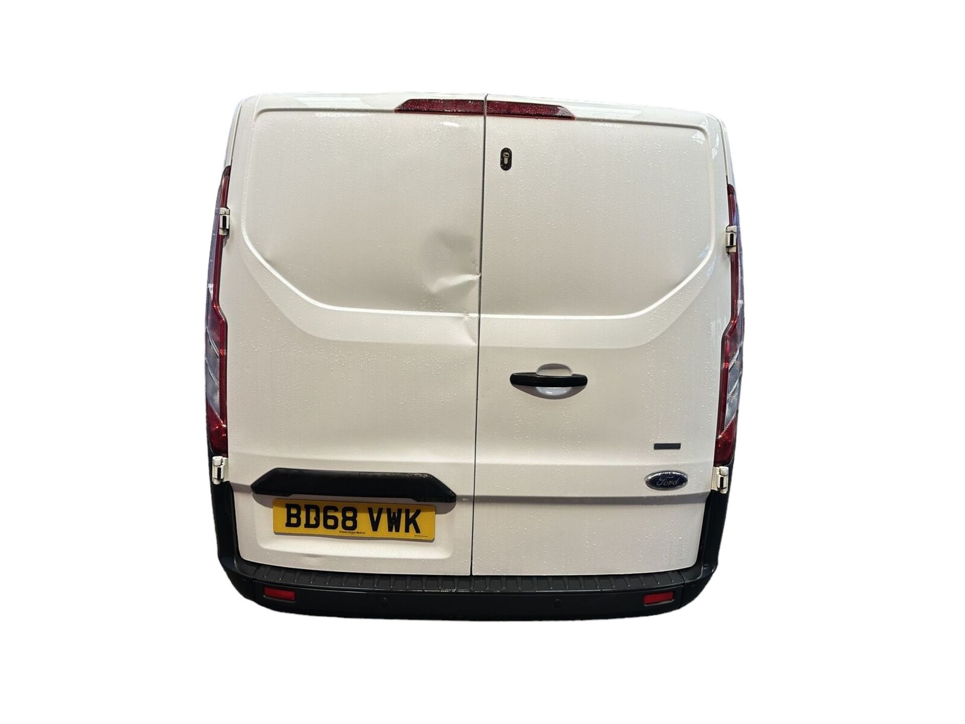 FORD TRANSIT CUSTOM: MILEAGE WITH A STORY, SERVICE WITH A SMILE - Image 5 of 15