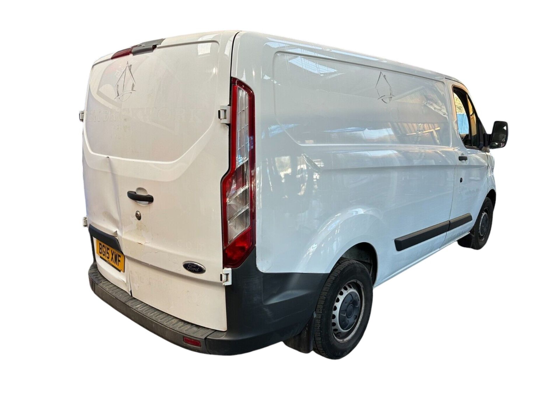 SMOOTH OPERATOR: 2015 FORD TRANSIT CUSTOM 270 L1 FWD VAN >>--NO VAT ON HAMMER--<< - Image 10 of 15