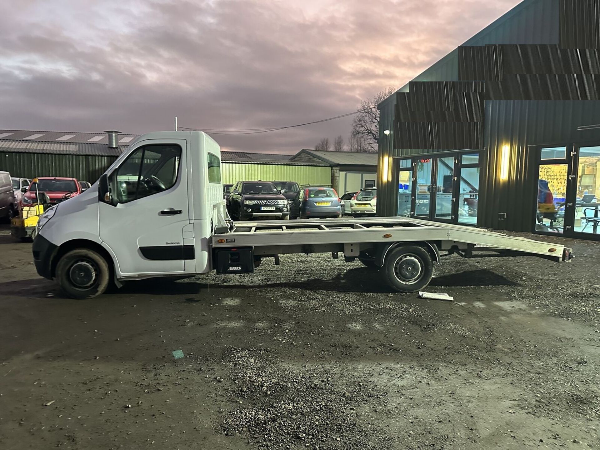 >>--NO VAT ON HAMMER--<< 2019 RENAULT MASTER RECOVERY TRUCK, AMS ALLOY BODY - Image 5 of 11