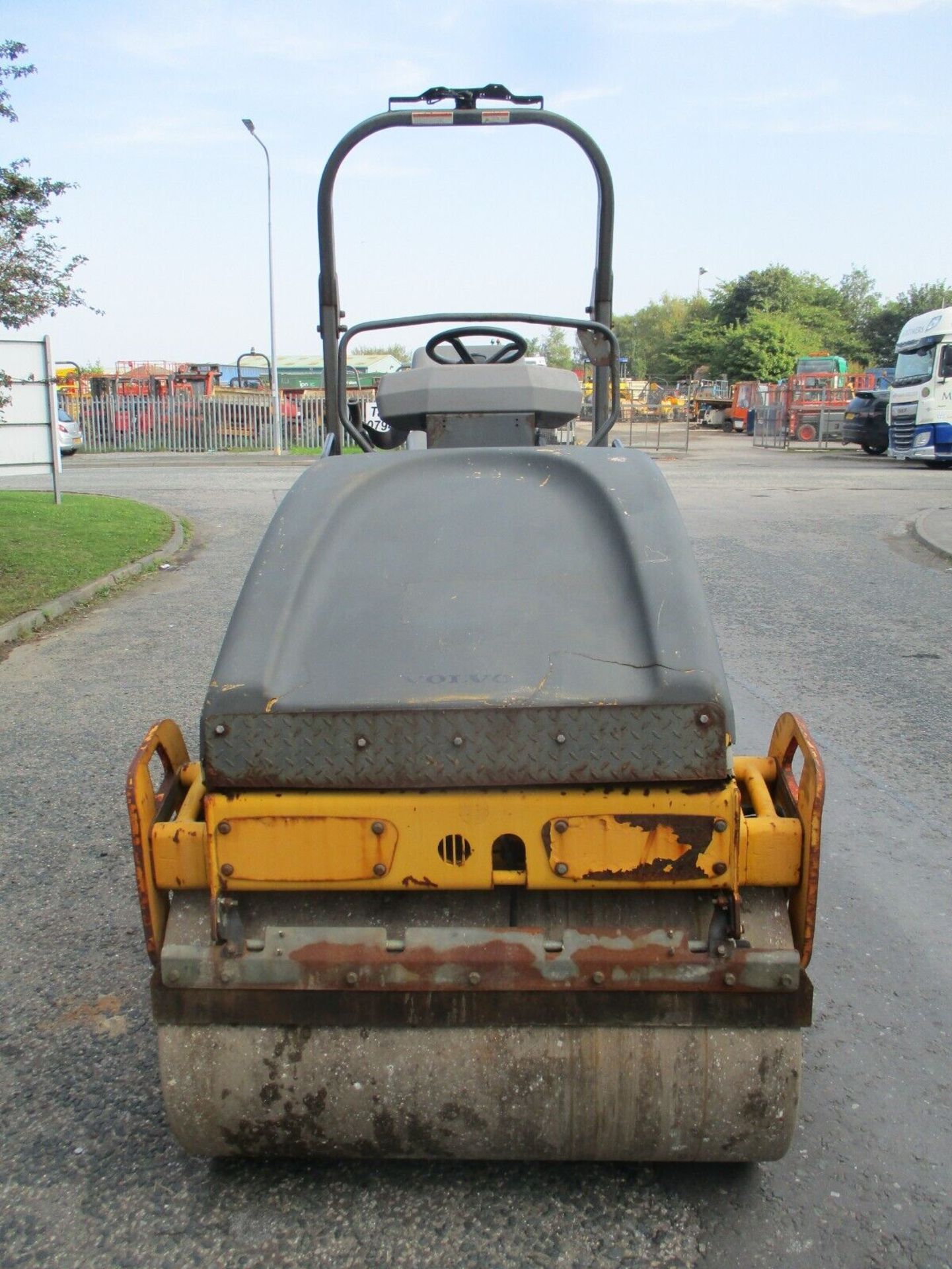 2011 VOLVO DD24 ROLLER 1200MM WIDE - Bild 10 aus 11