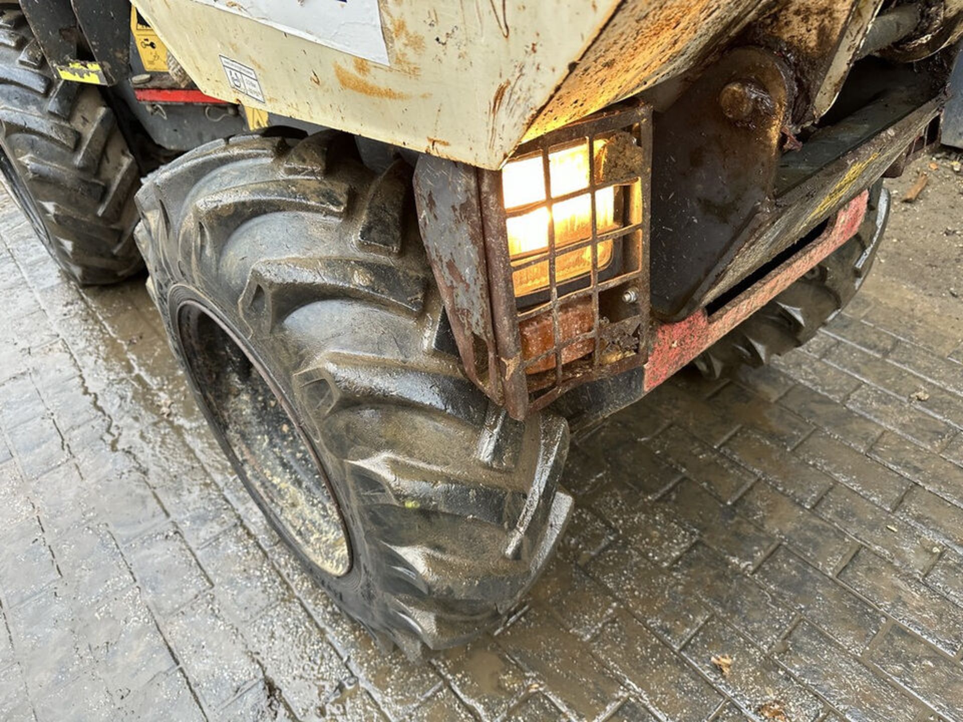 WORKHORSE WONDER: 2014 KUBOTA 4X4 HIGH TIP HAULER - Image 5 of 9