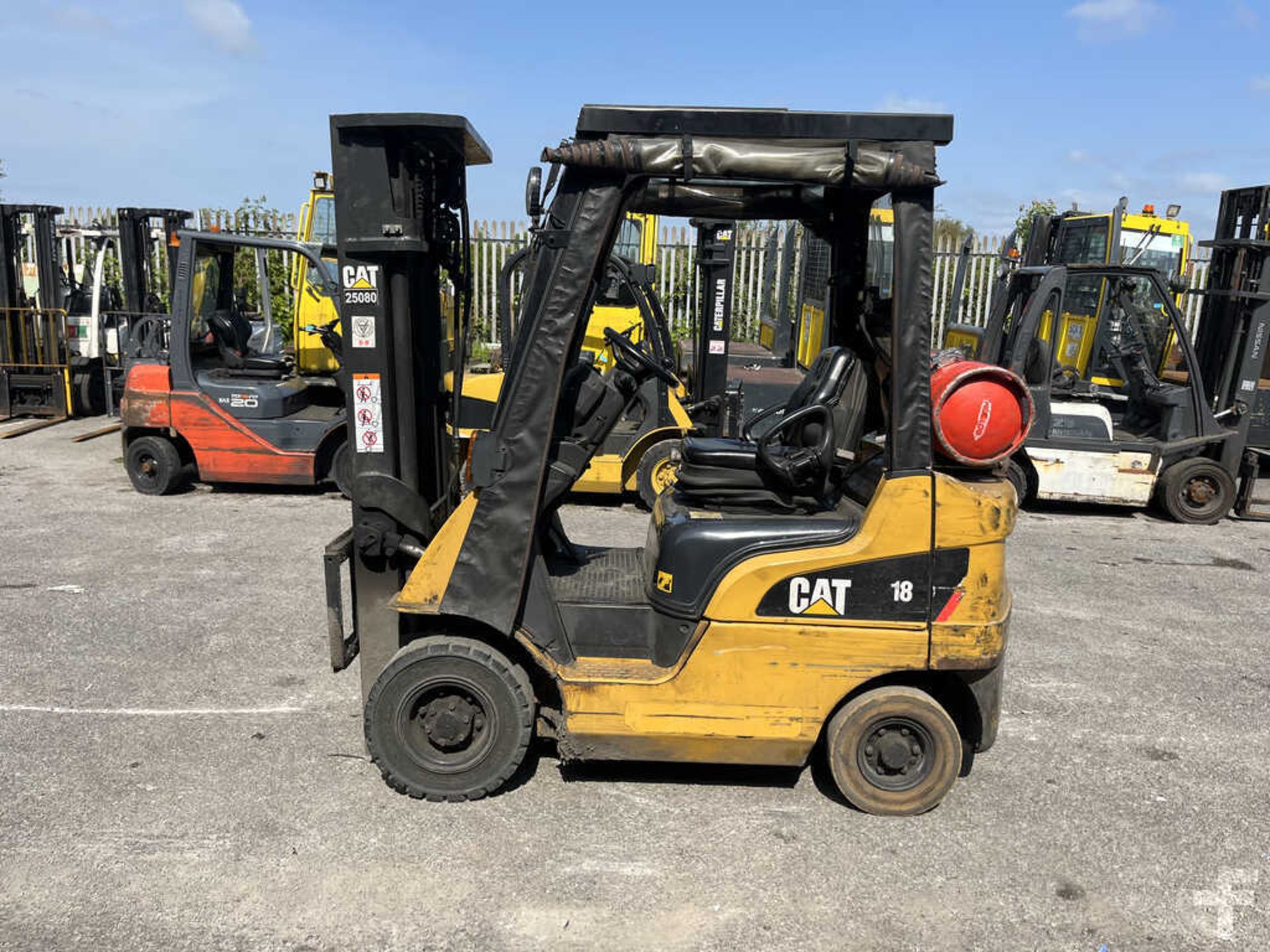 LPG FORKLIFTS CAT LIFT TRUCKS GP18NT