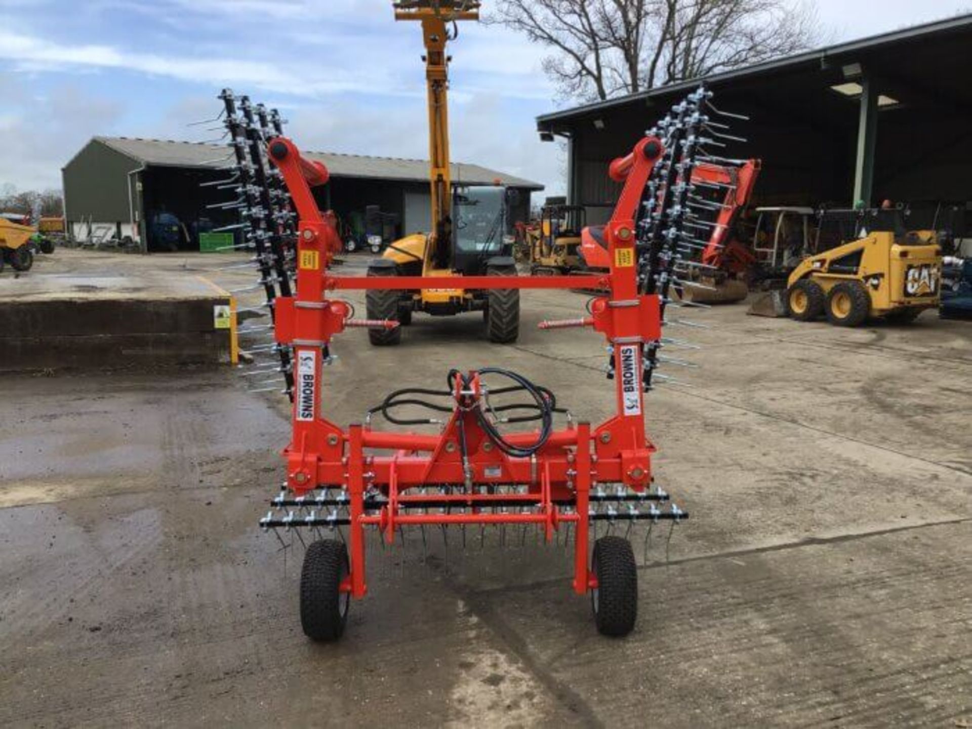 YEAR 2022 BROWNS 5 METRE GRASS HARROWS, HYDRAULIC FOLDING, 3 POINT LINKAGE