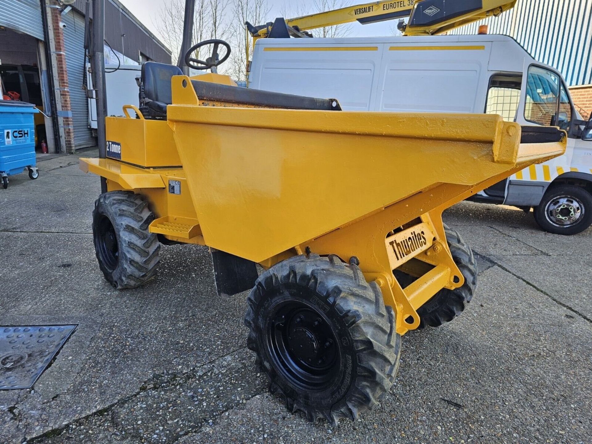 1700 HRS THWAITES 4X4 2 TON DUMPER - Bild 3 aus 4