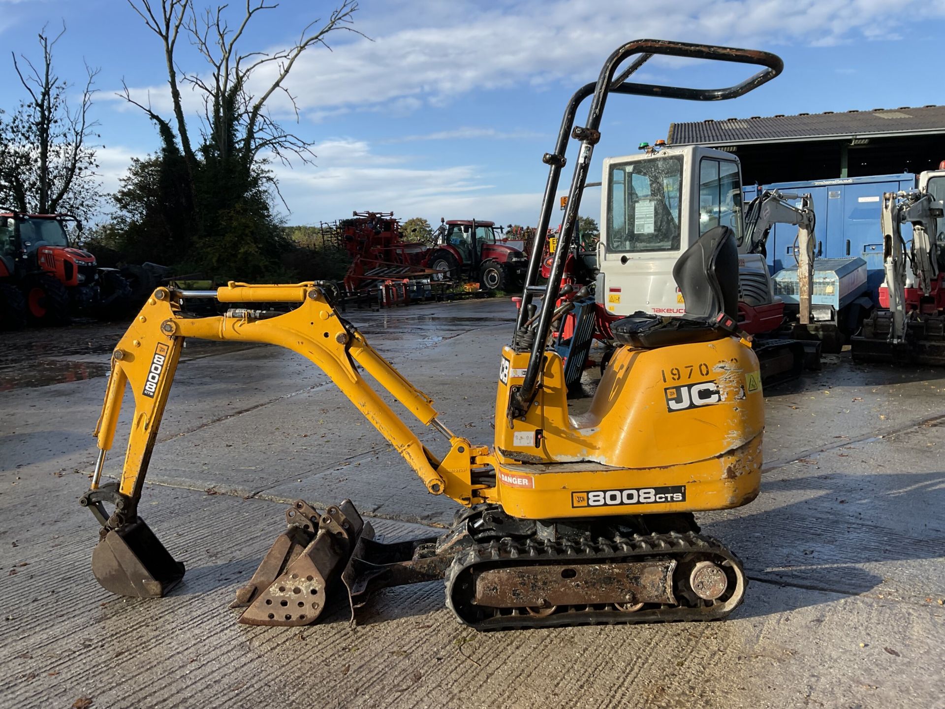 YEAR 2012 JCB 8008 CTS. RUBBER/EXPANDING TRACKS