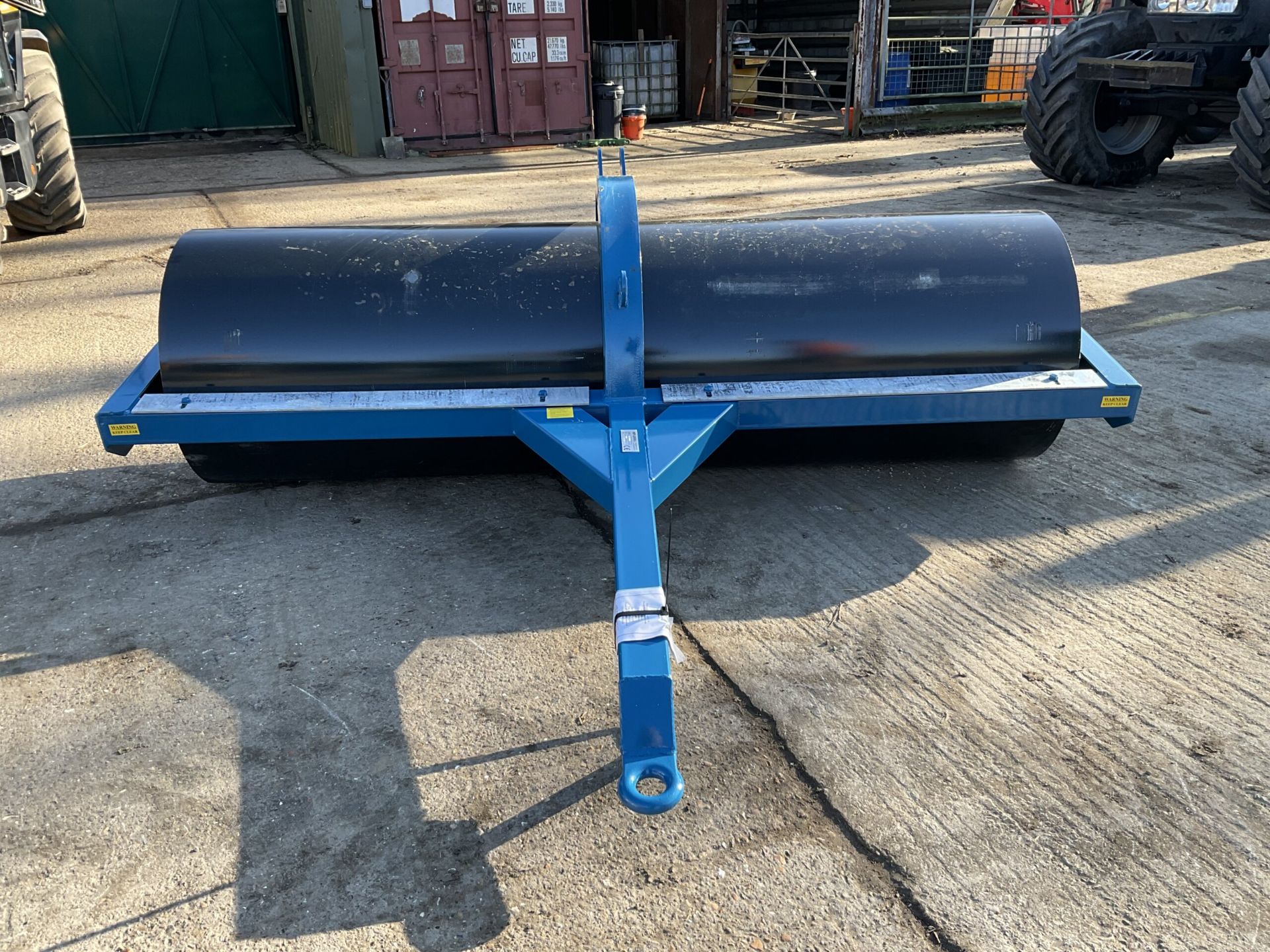 NEW FLEMING 8 X 30 X 10 ROLLER WITH SCRAPER. 3 POINT LINKAGE FOR TRANSPORT. - Image 3 of 7