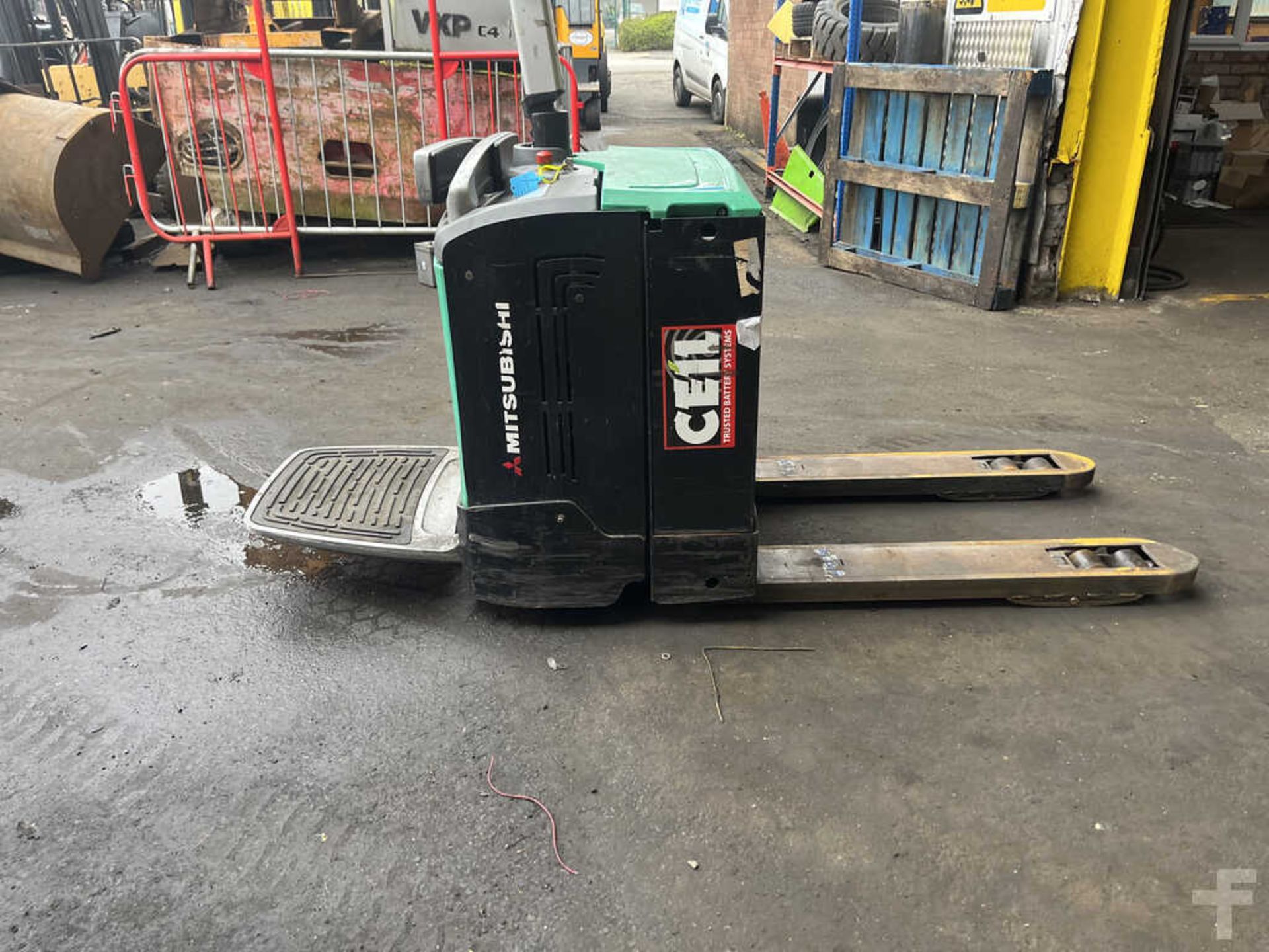MITSUBISHI PBV20N ELECTRIC PALLET TRUCKS - 2 TONNE LIFT *CHARGER INCLUDED