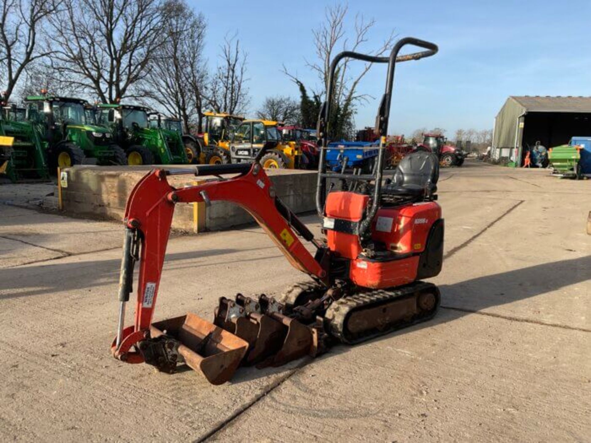 YEAR 2018 KUBOTA K008-3. RUBBER/EXPANDING TRACKS - Image 2 of 9