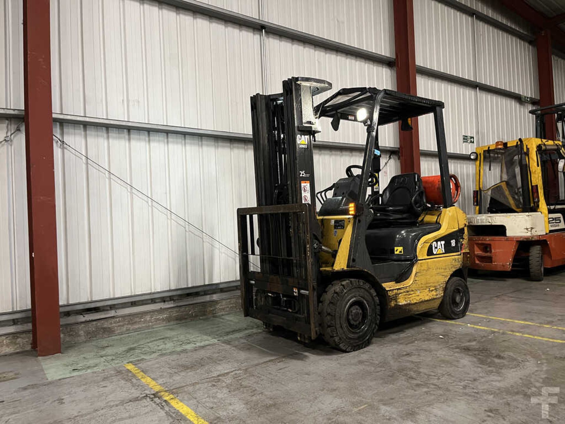 LPG FORKLIFTS CAT LIFT TRUCKS GP18NT - Image 2 of 6