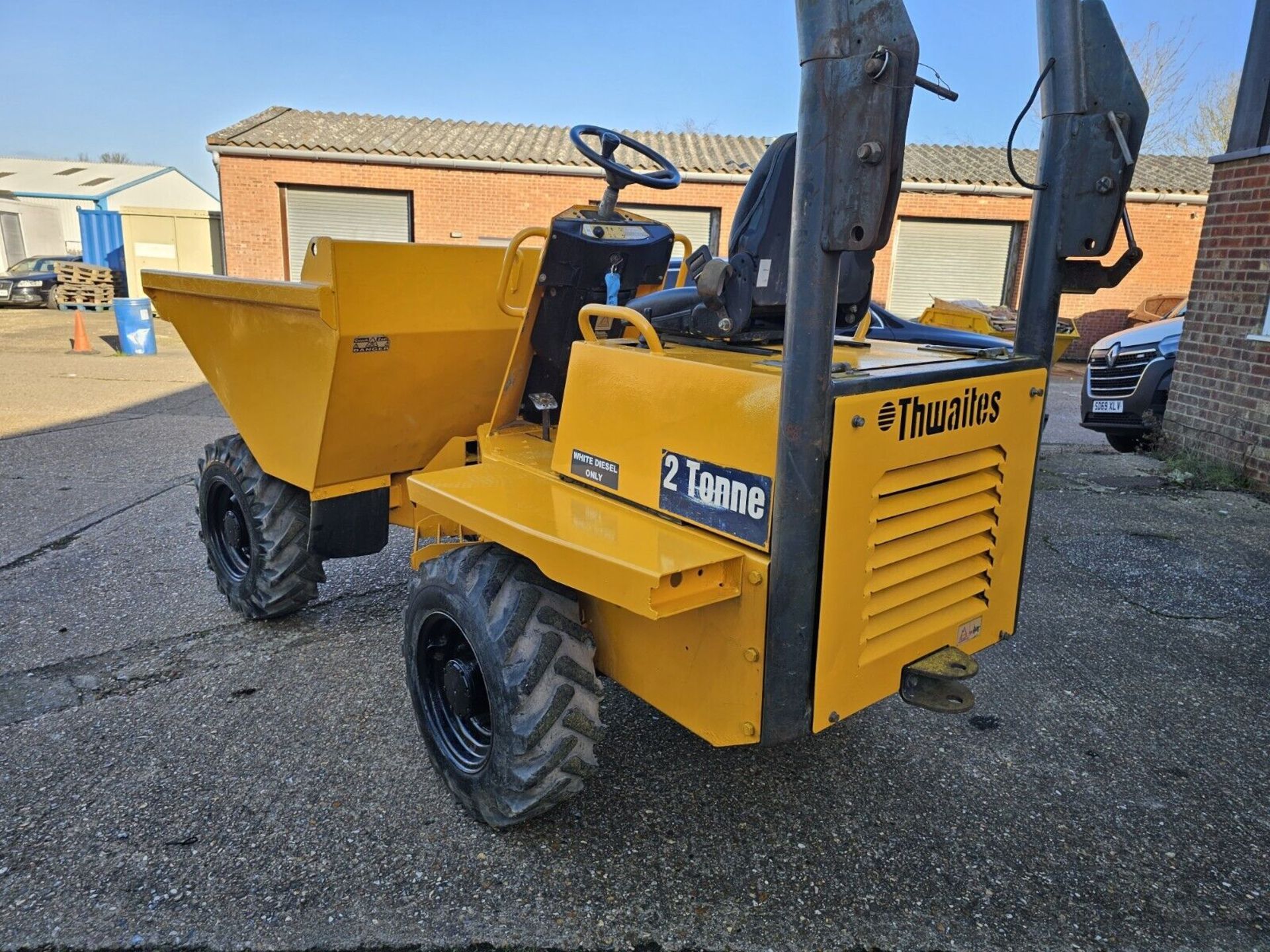 1700 HRS THWAITES 4X4 2 TON DUMPER