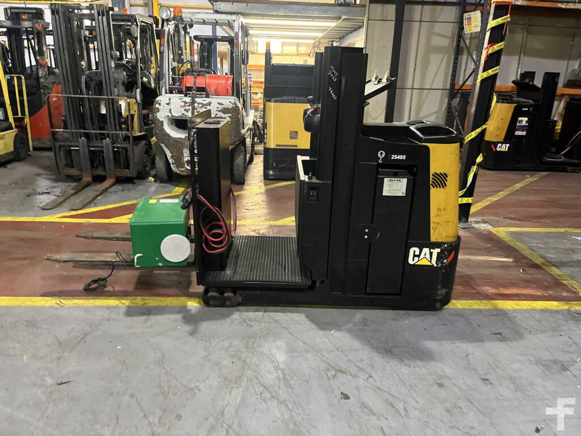 2014 CAT LIFT TRUCKS NOL10NF *CHARGER INCLUDED - Image 3 of 4