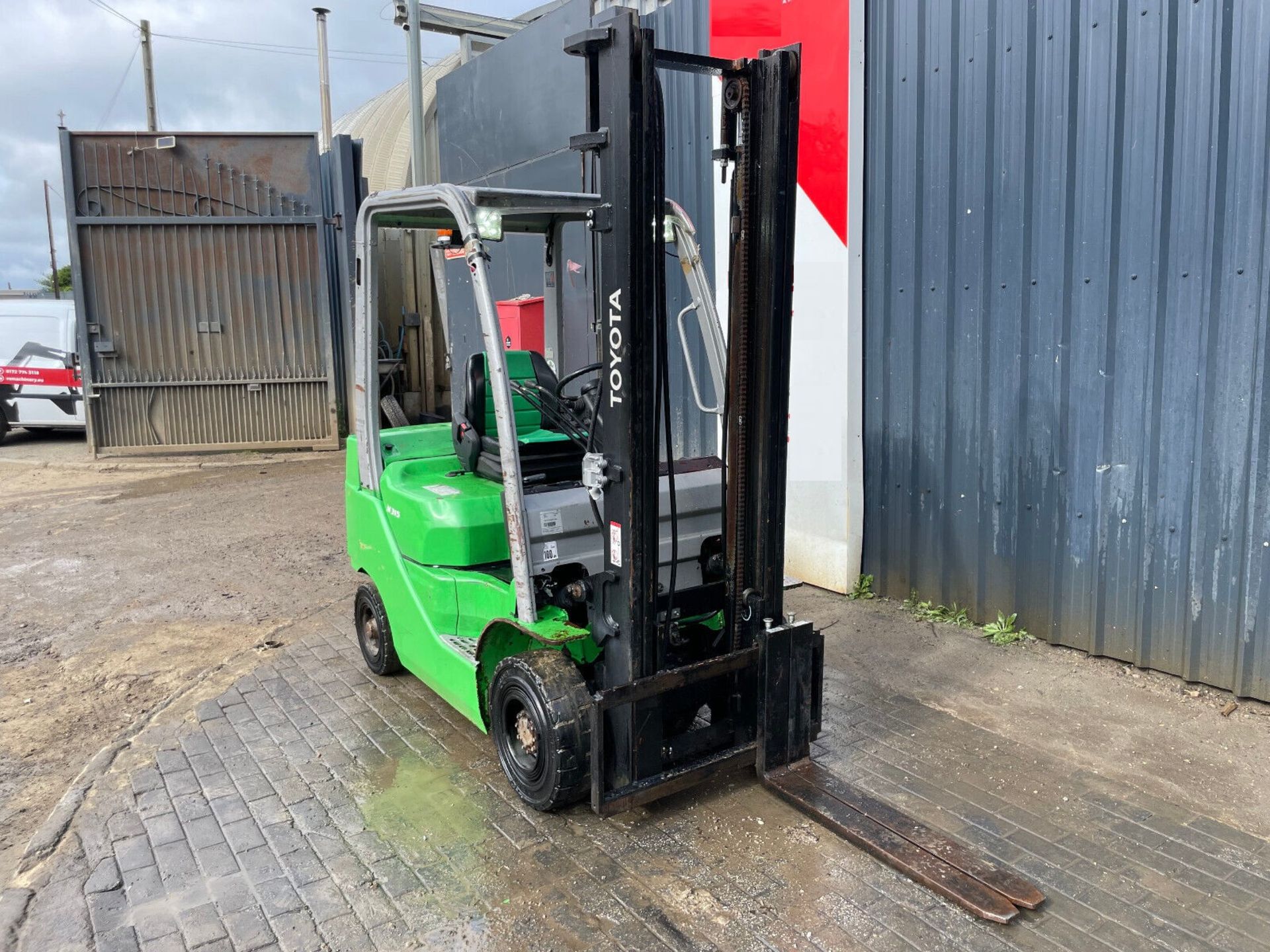 TOYOTA TOUGH: 2017 DIESEL FORKLIFT BEAST