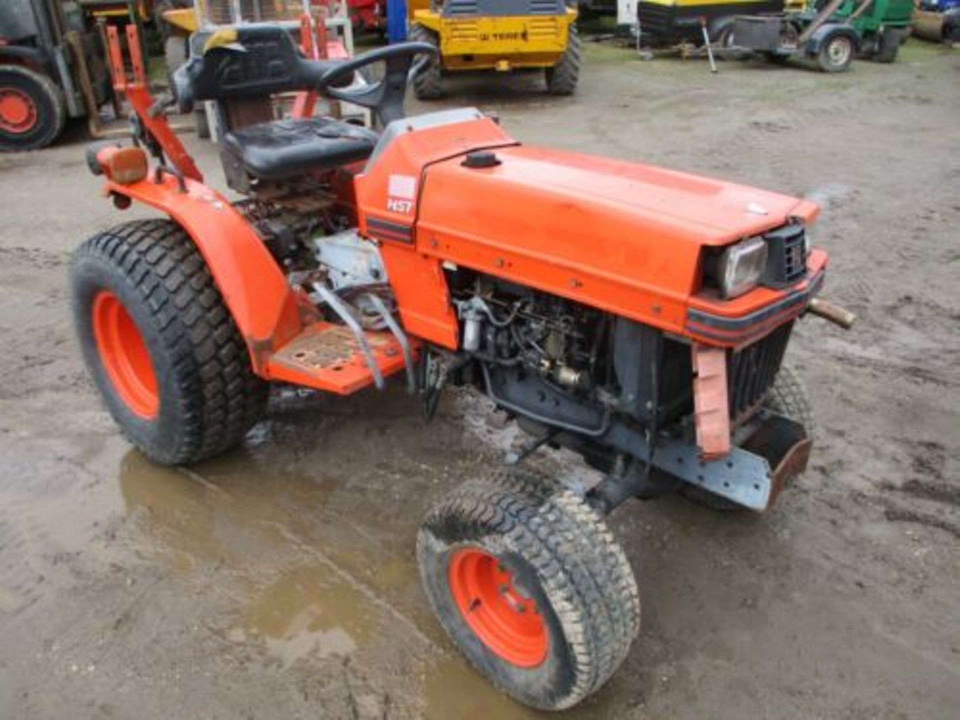 KUBOTA B1750 HYDROSTATIC TRACTOR