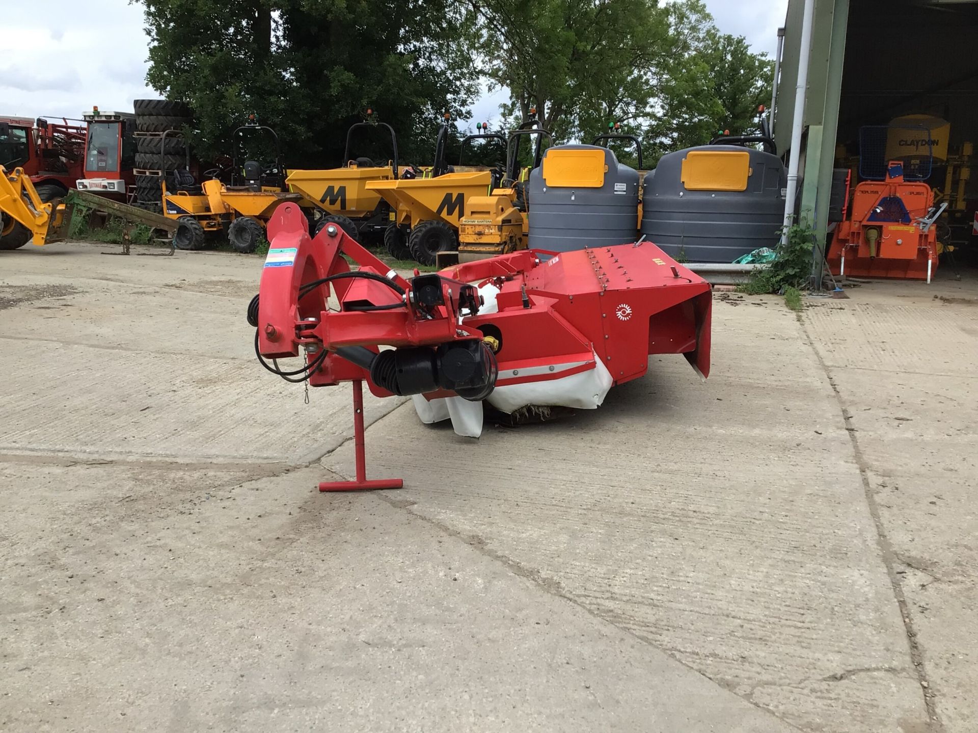 YEAR 2015 LELY 320 MC