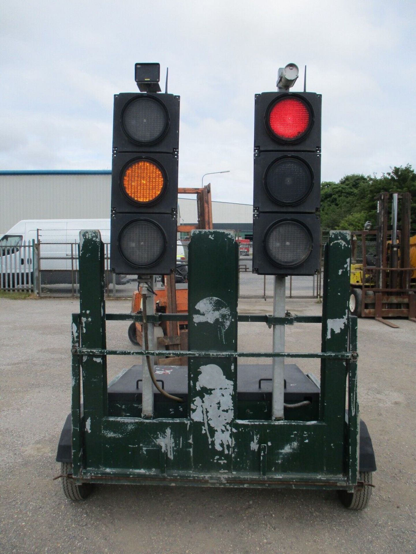 SRL 2 WAY TRAFFIC LIGHTS - Image 7 of 8