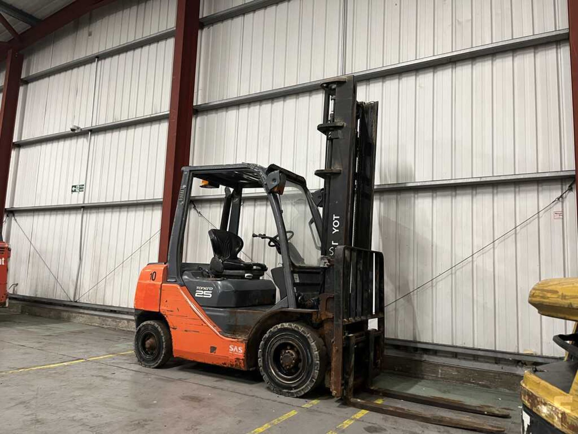 2017 DIESEL FORKLIFTS TOYOTA 02-8FDF25 - Image 4 of 6