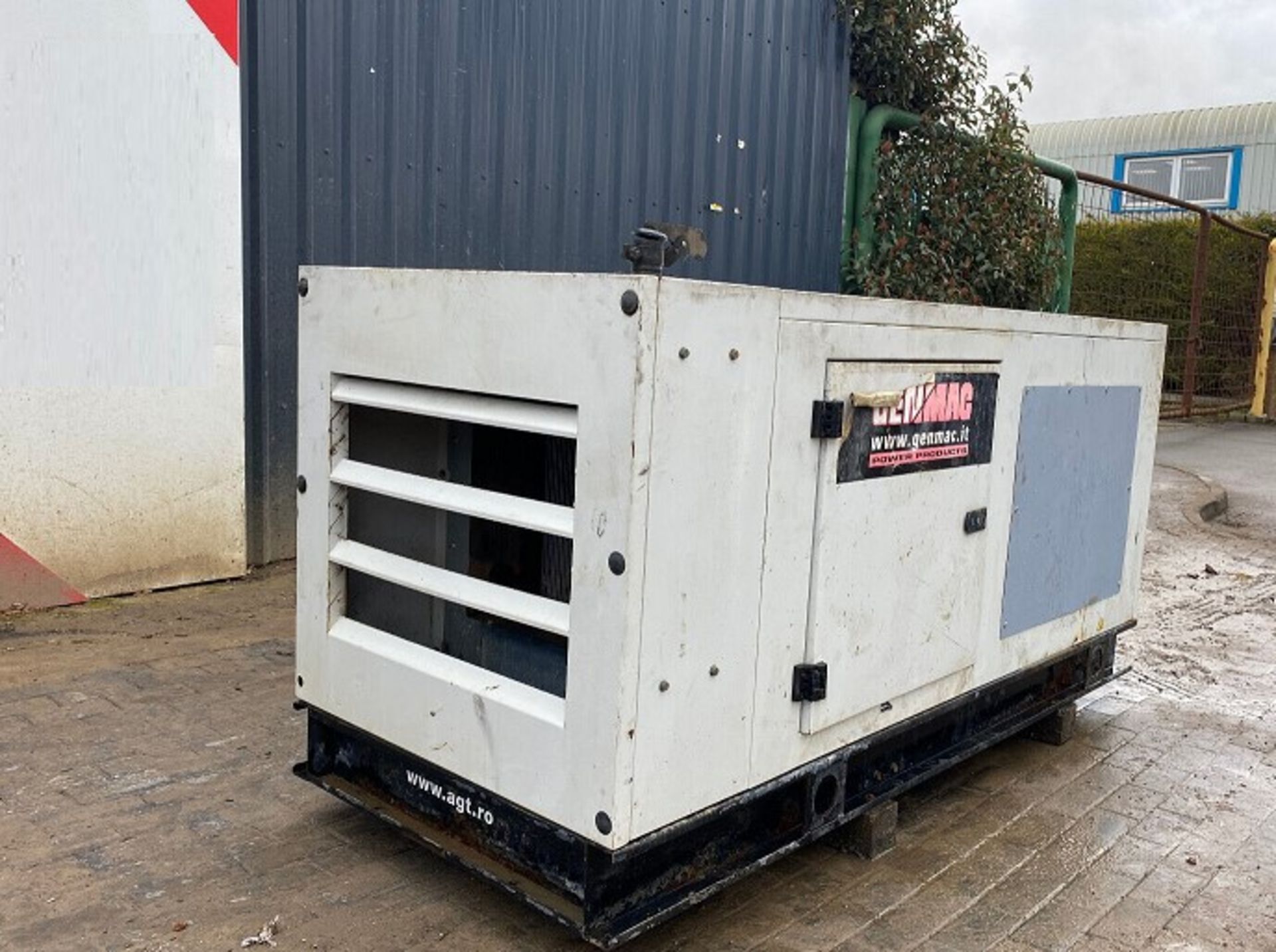 QUIET VIGOR: 2014 PERKINS ACOUSTIC 80KVA GENERATOR - Image 2 of 11