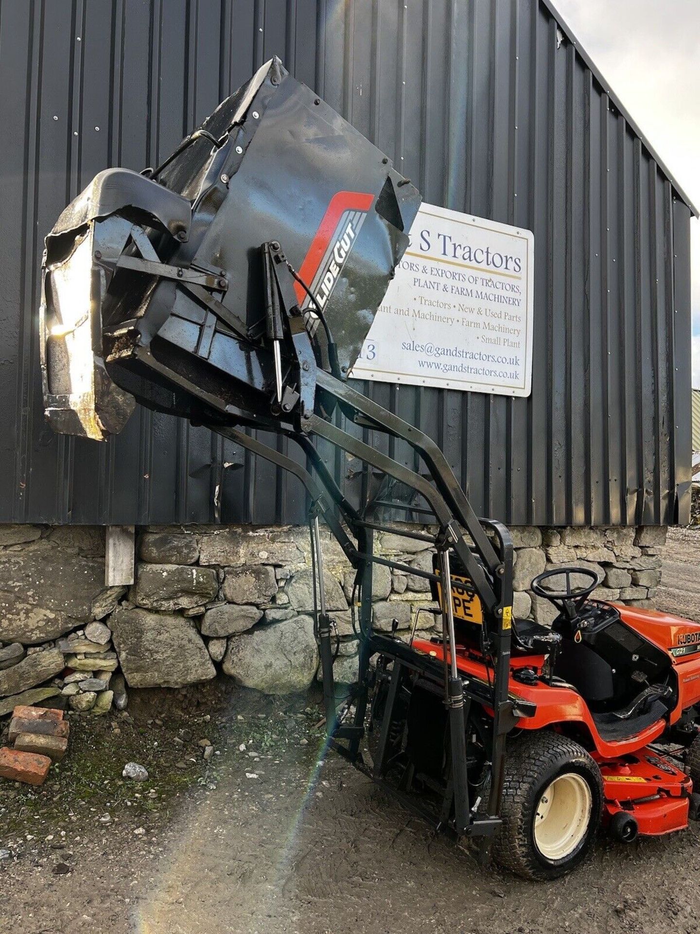 TERRAIN TAMER: KUBOTA G21 DIESEL MOWER MASTERS WITH HYDRAULIC TIP - Image 4 of 11