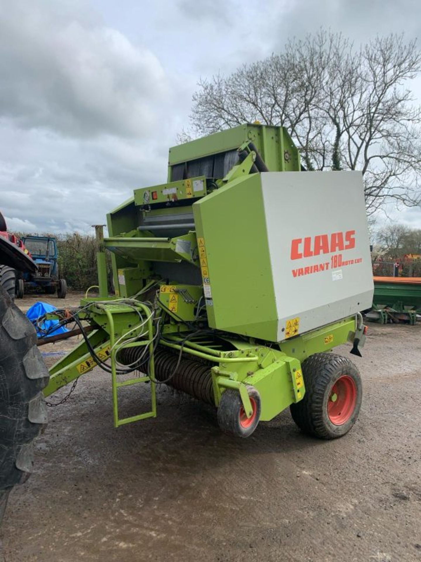 CLAAS VARIANT 180 ROTO CUT ROUND BALER - Image 3 of 12