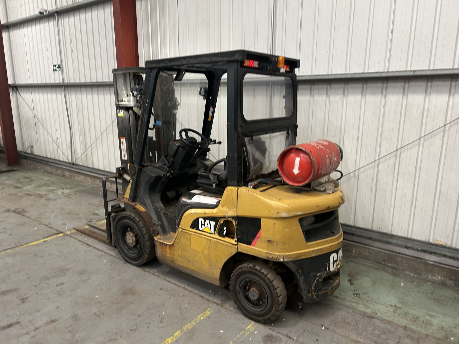 LPG FORKLIFTS CAT LIFT TRUCKS GP25NTD - Image 3 of 6