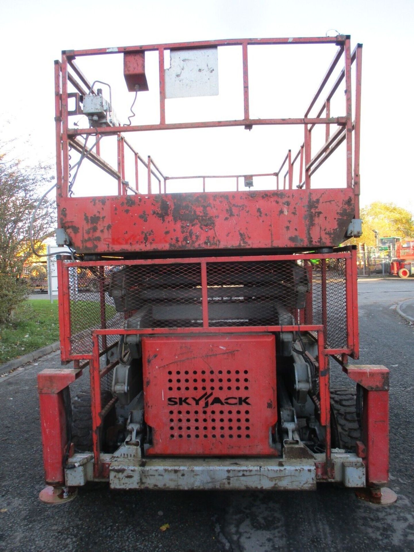 SKYJACK SJ9250 SCISSOR LIFT YEAR 2007 - Image 8 of 10