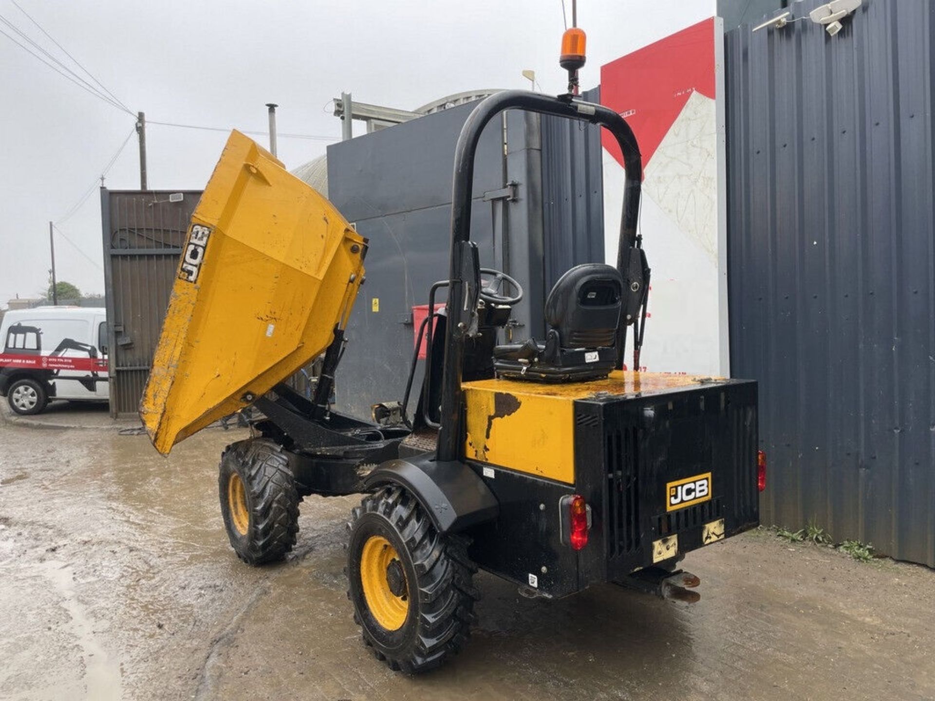 COMPACT POWERHOUSE: 2015 JCB 3TST 3T WITH KUBOTA DIESEL ENGINE