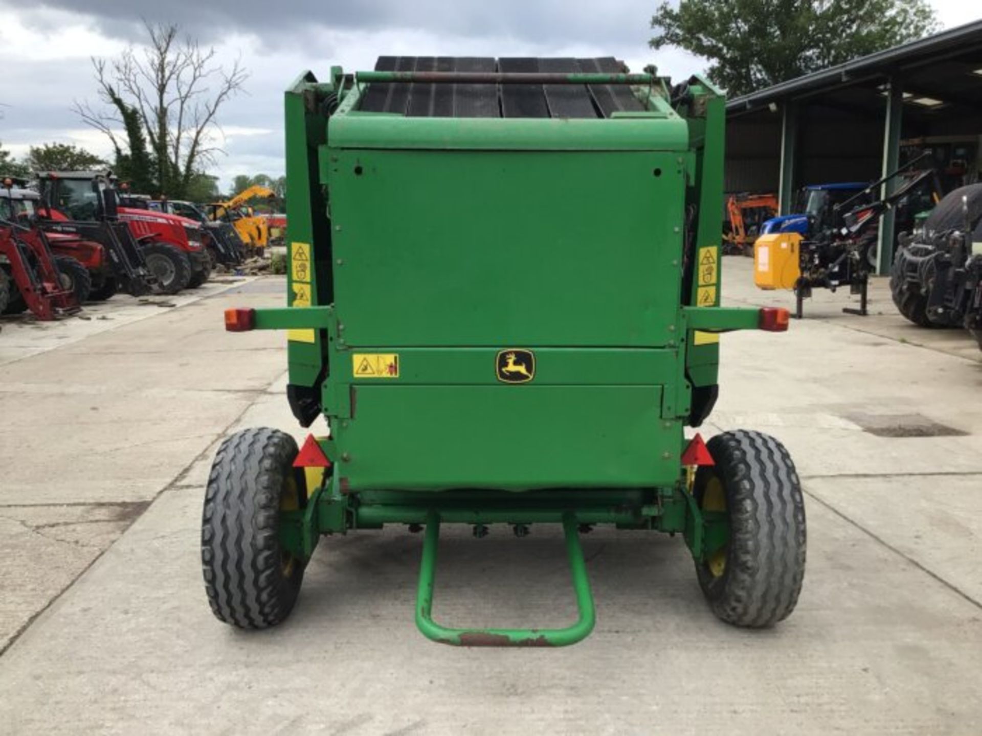 YEAR 2005 JOHN DEERE 572 ROUND BALER - Image 7 of 7