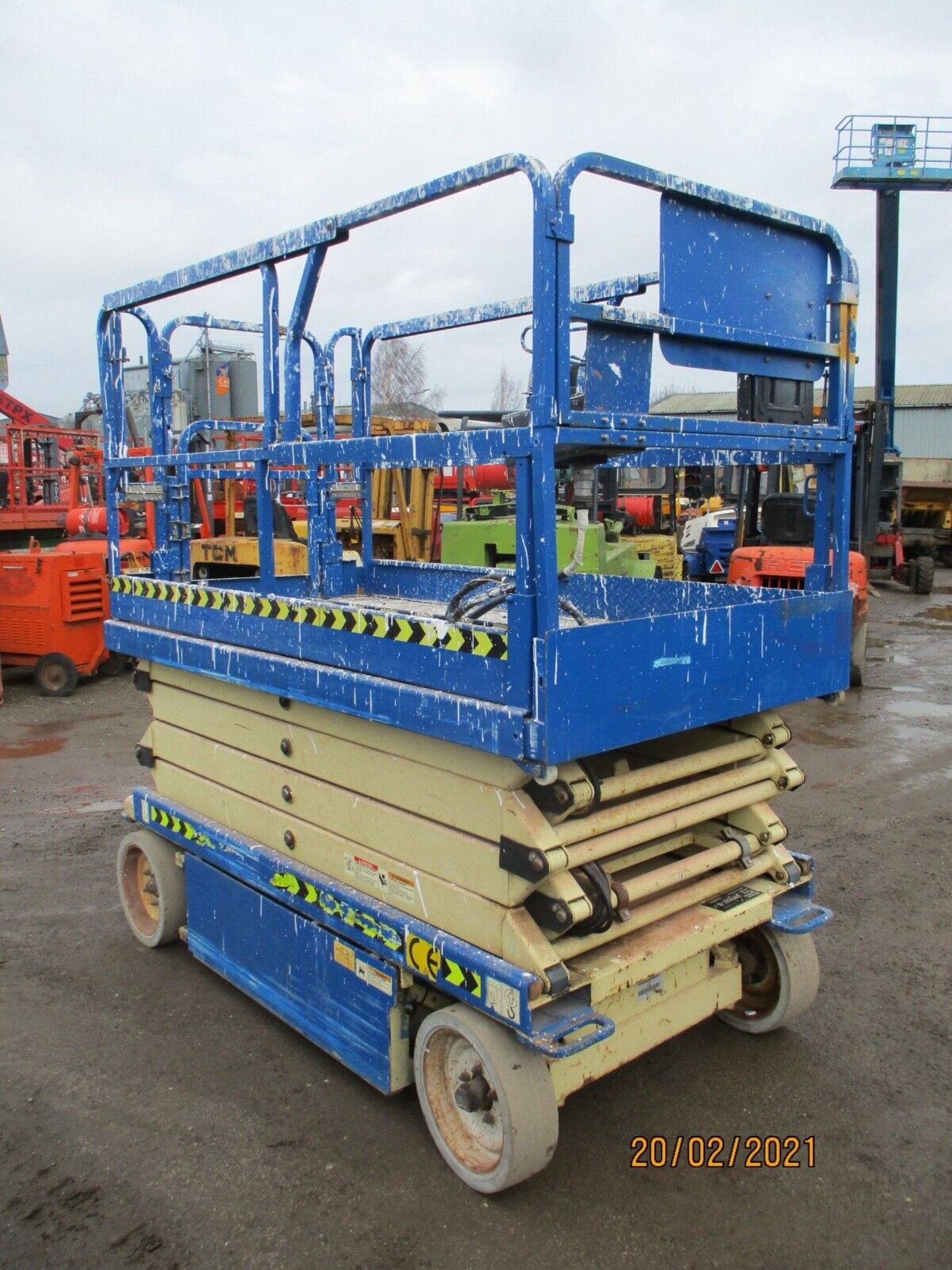 JLG 2646: POWER-PACKED CHERRY PICKER - Image 2 of 10