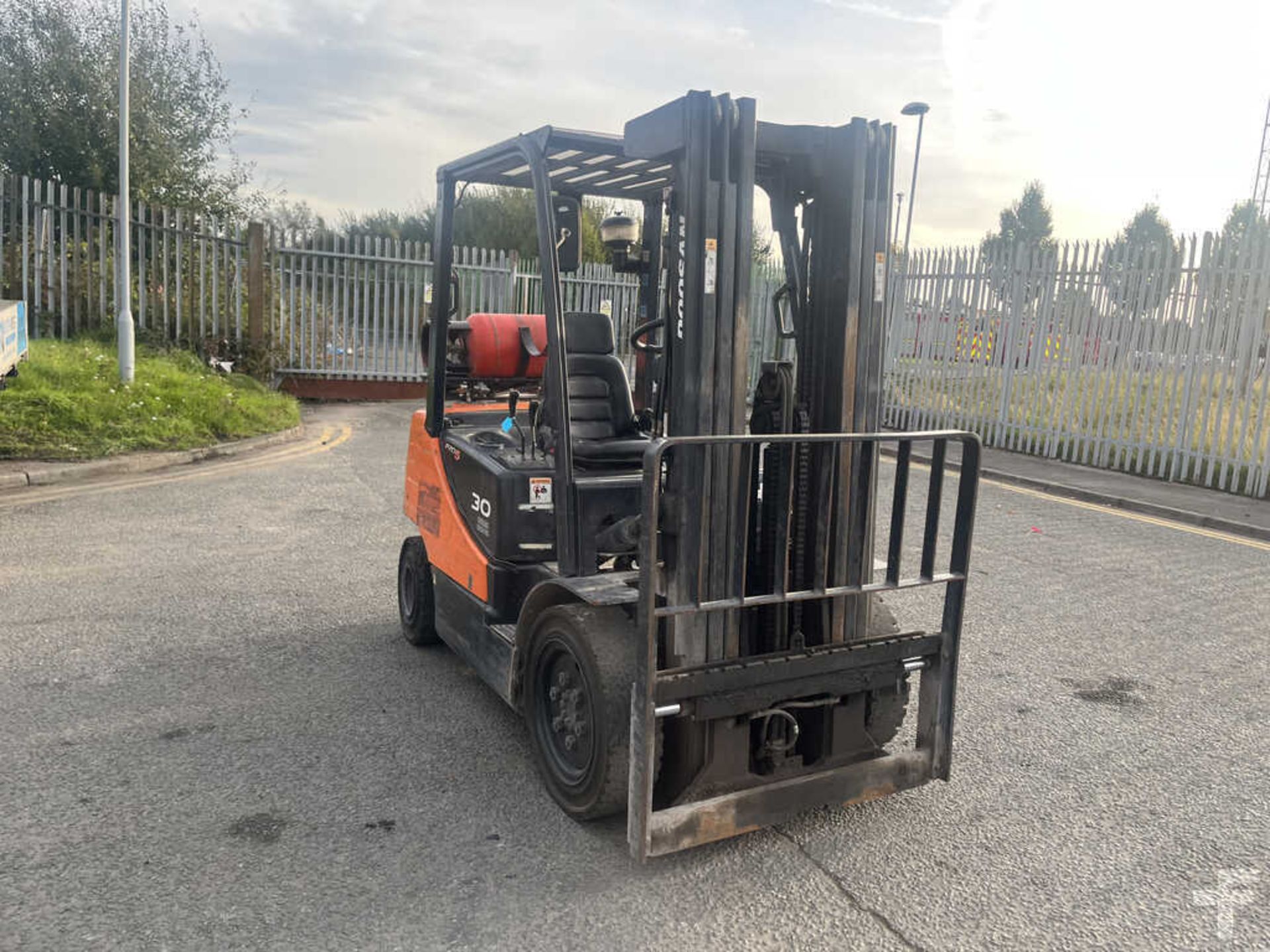 2010 LPG FORKLIFTS DOOSAN G30P-5