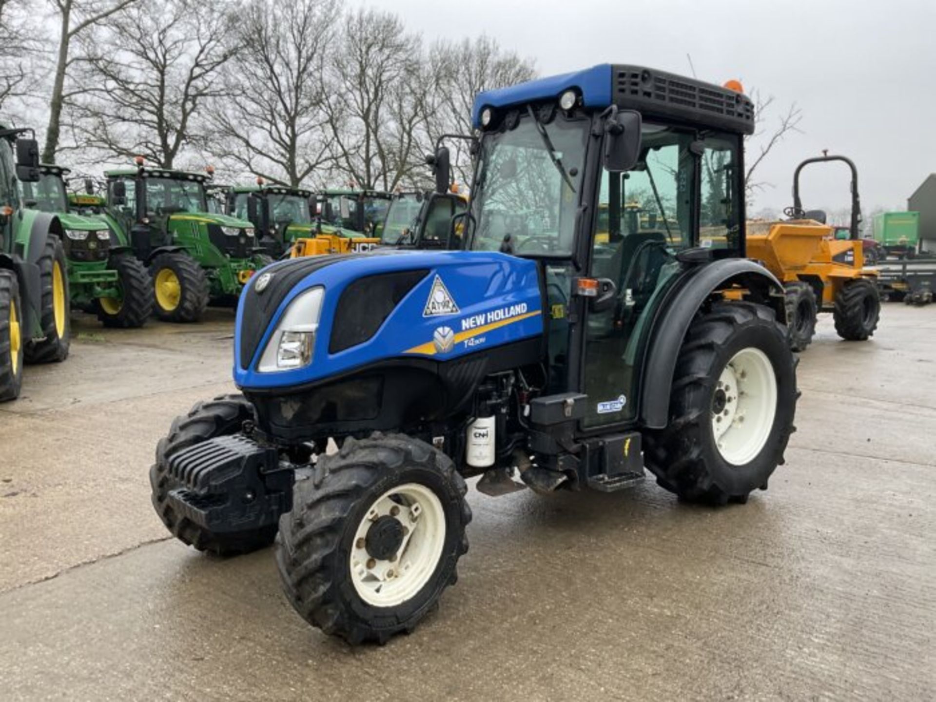 YEAR 2018 NEW HOLLAND T4.90N. FRONT WEIGHTS. 4 SPOOLS - Image 2 of 10