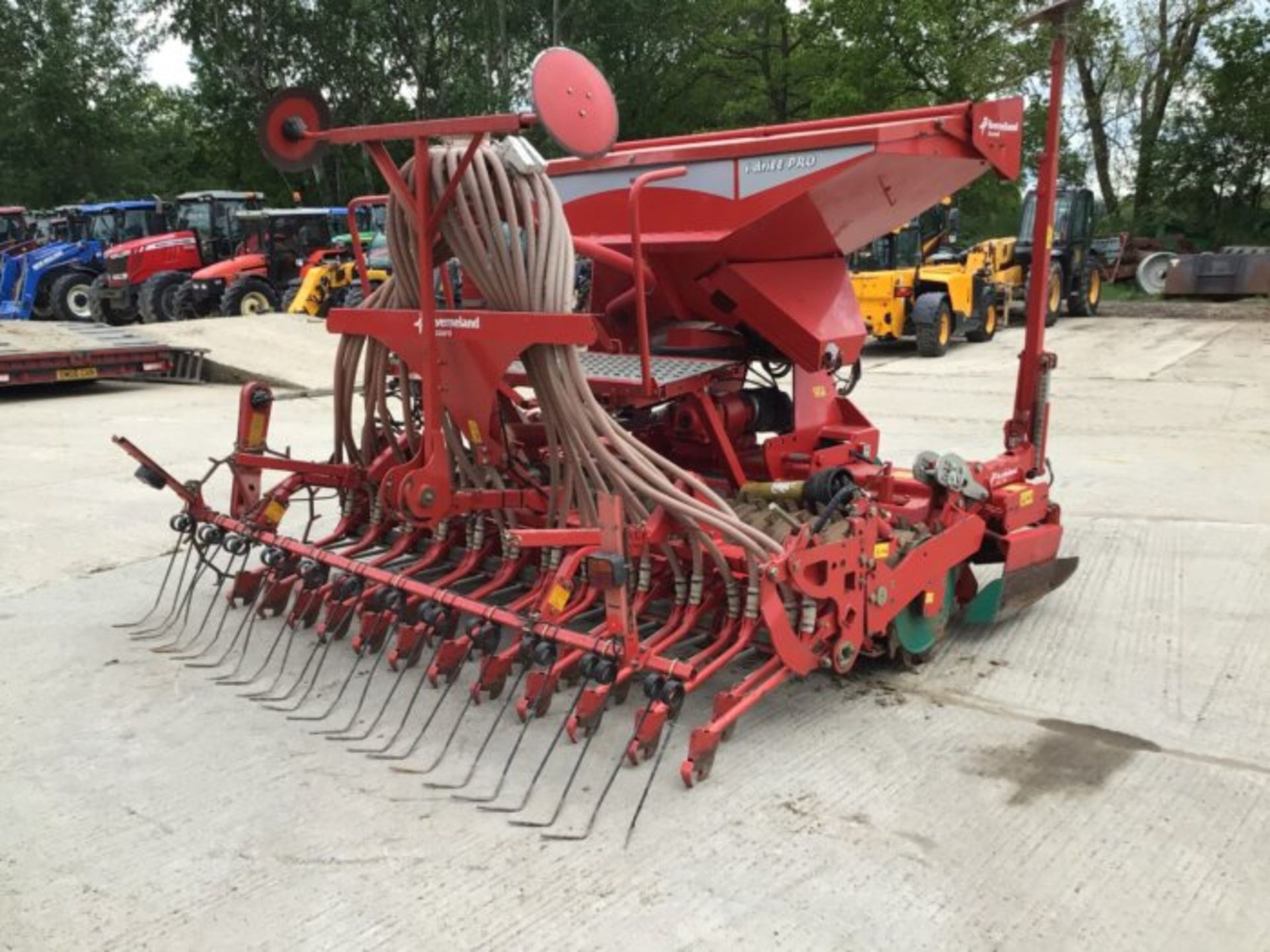 2009 KVERNELAND ACCORD I DRILL PRO WITH KVERNELAND NGS301 POWER HARROW - Image 7 of 9