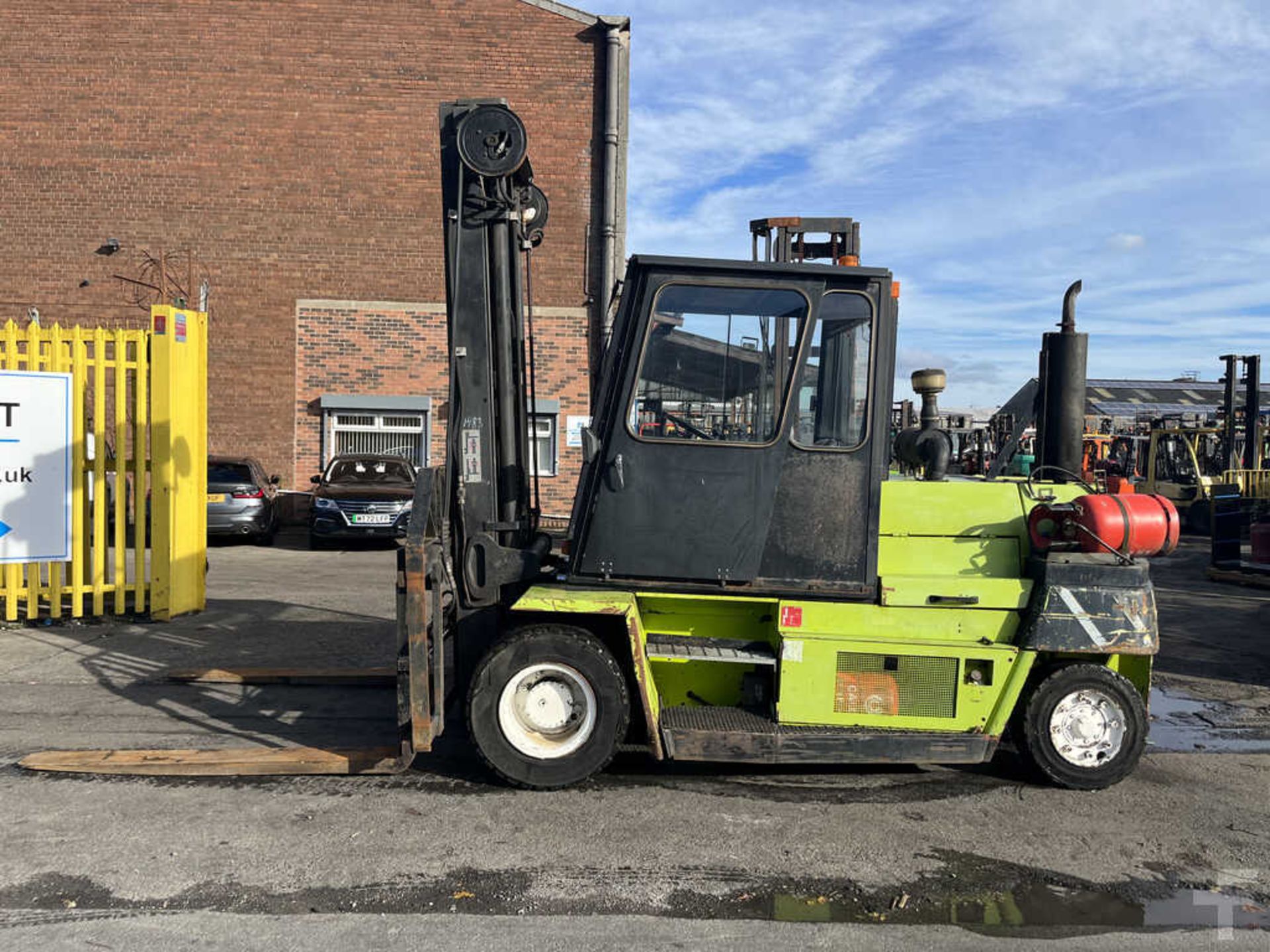 1996 LPG FORKLIFTS CLARK DPL-75L