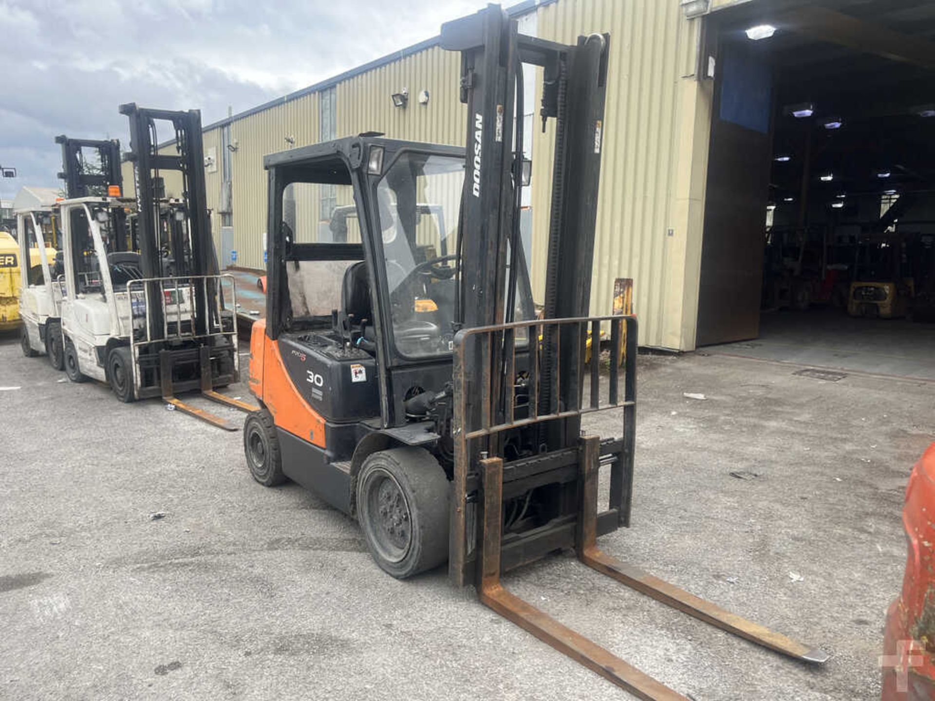 2011 DIESEL FORKLIFTS DOOSAN D30S-5