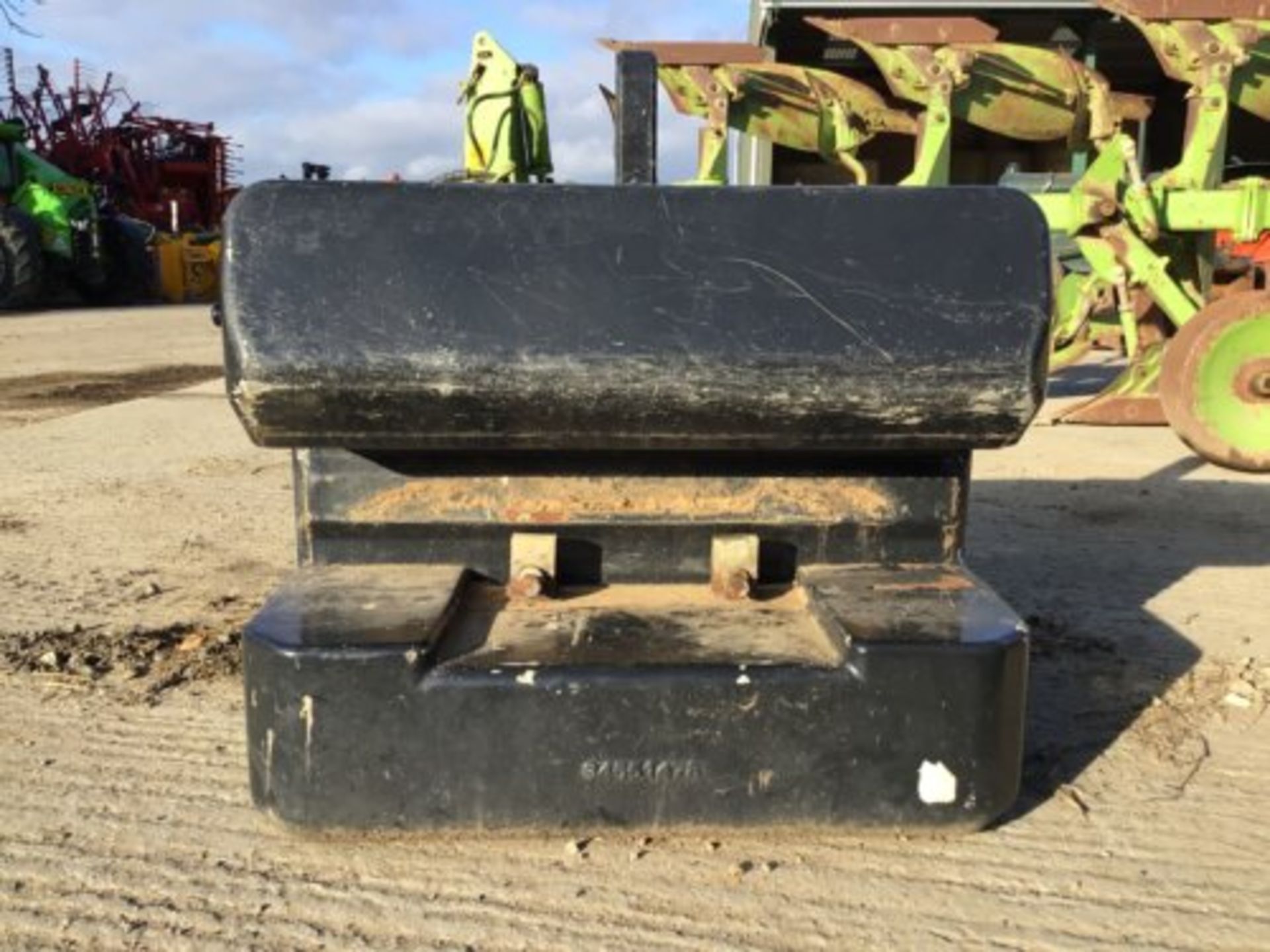1000KG BLOCK WEIGHT FOR CASE. - Image 2 of 4