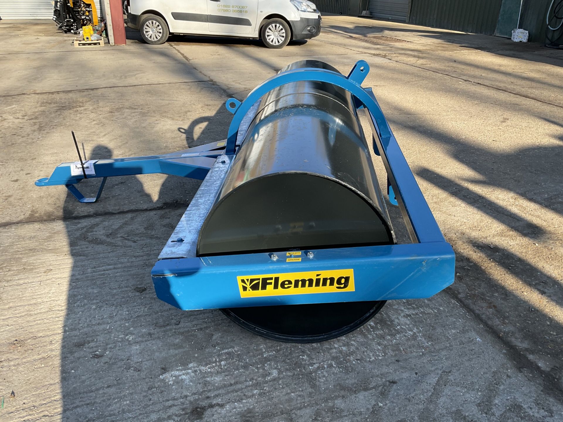 NEW FLEMING 8 X 30 X 10 ROLLER WITH SCRAPER. 3 POINT LINKAGE FOR TRANSPORT. - Image 4 of 7