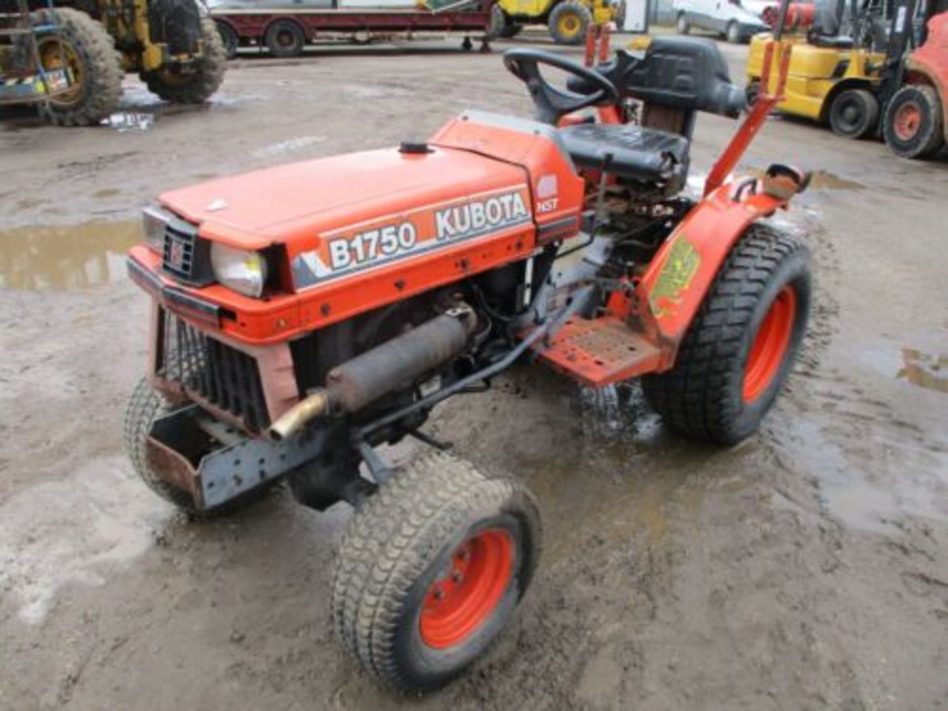 KUBOTA B1750 HYDROSTATIC TRACTOR - Image 3 of 13