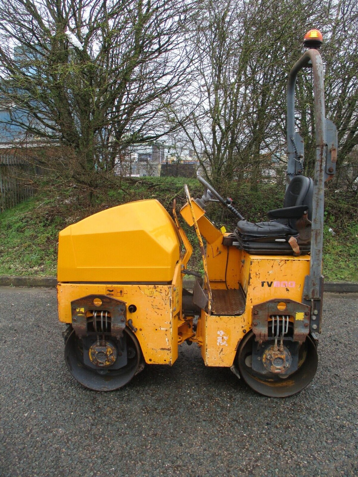 COMPACT TEREX TV800: KUBOTA ENGINE, VIBRATING ROLLER - Image 8 of 9