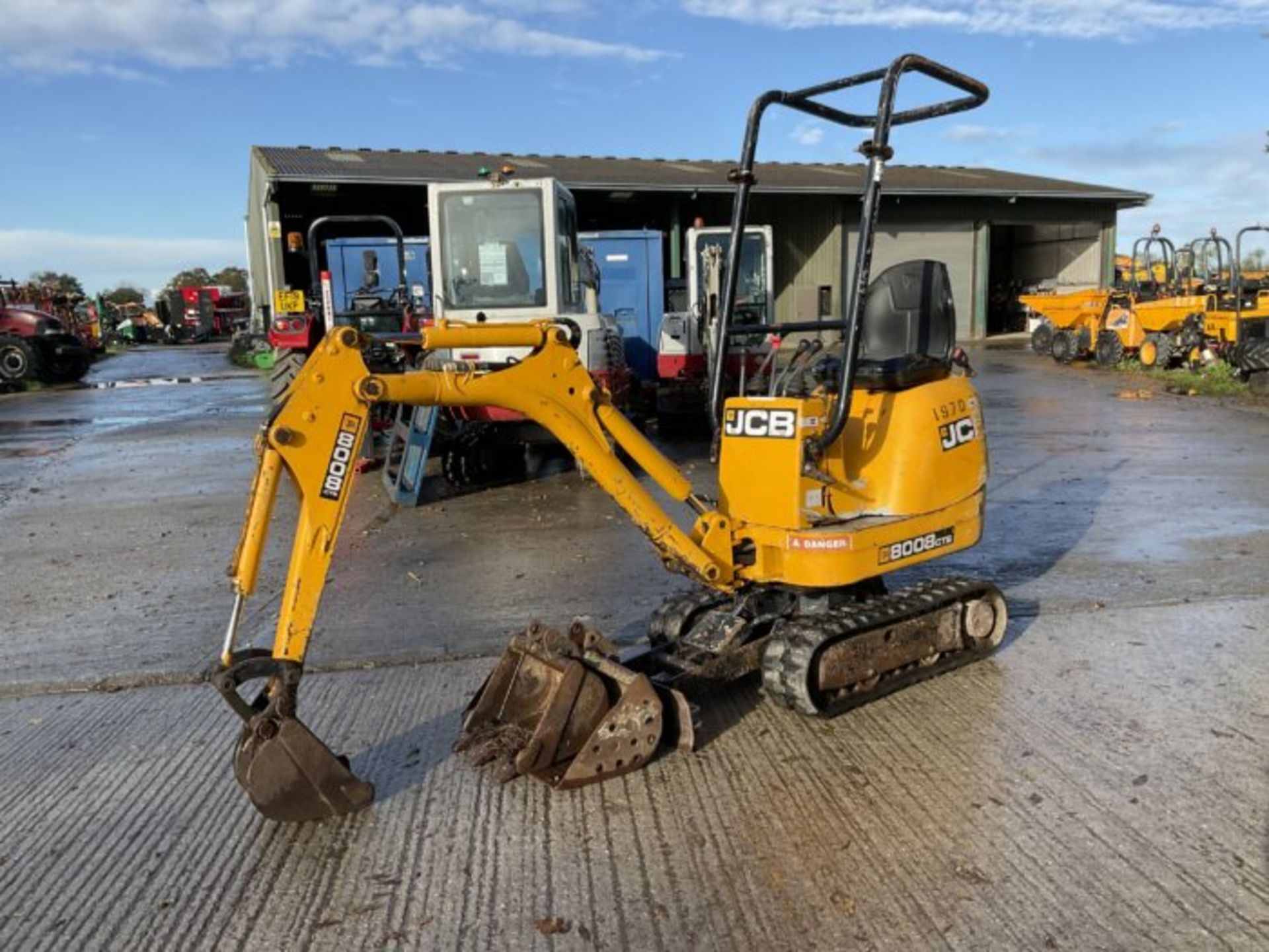 YEAR 2012 JCB 8008 CTS. RUBBER/EXPANDING TRACKS - Image 2 of 9